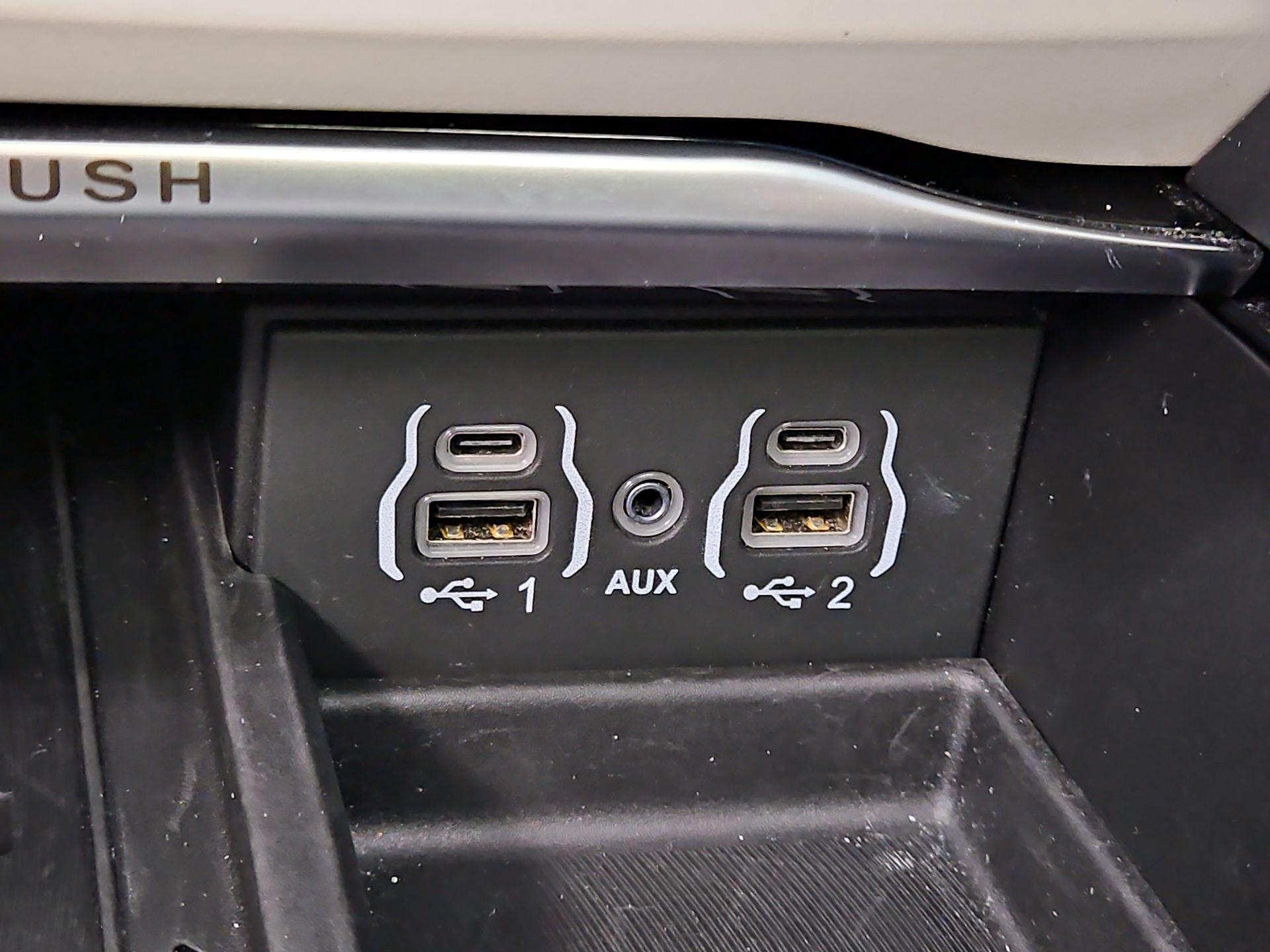 Thumbnail: 2024 Chrysler Pacifica - 19