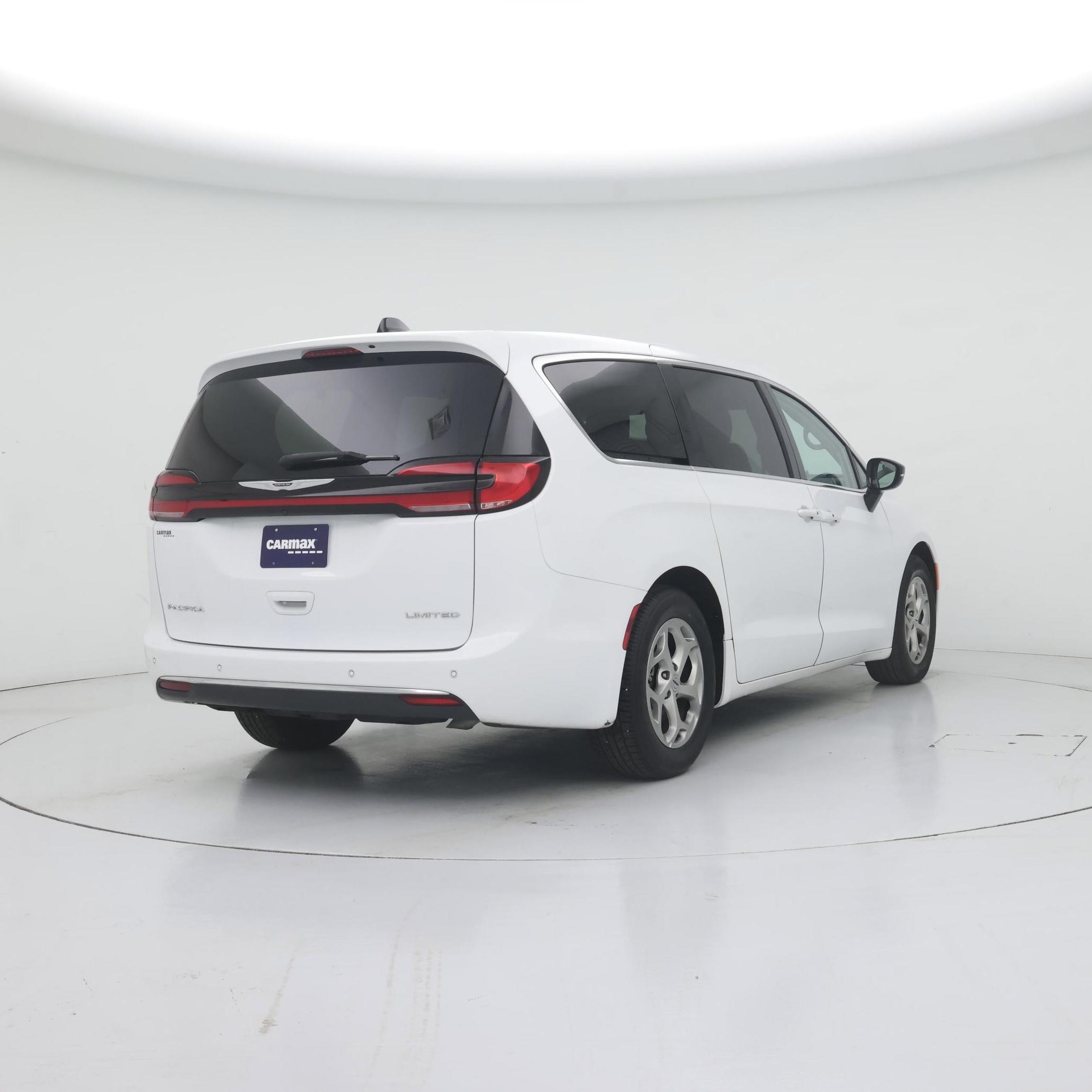 Thumbnail: 2024 Chrysler Pacifica - 8