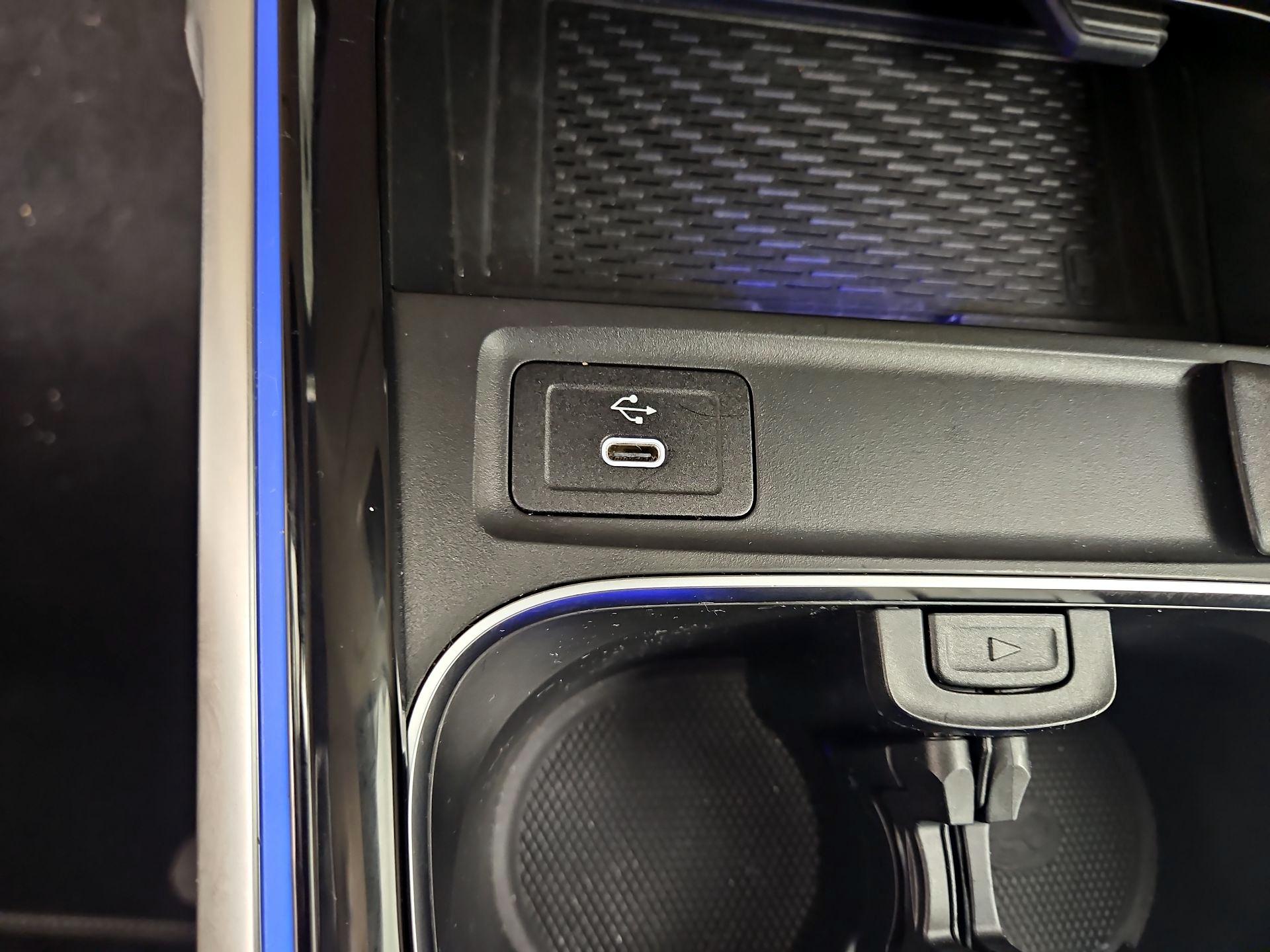 Thumbnail: 2025 Mercedes-Benz GLB - 19