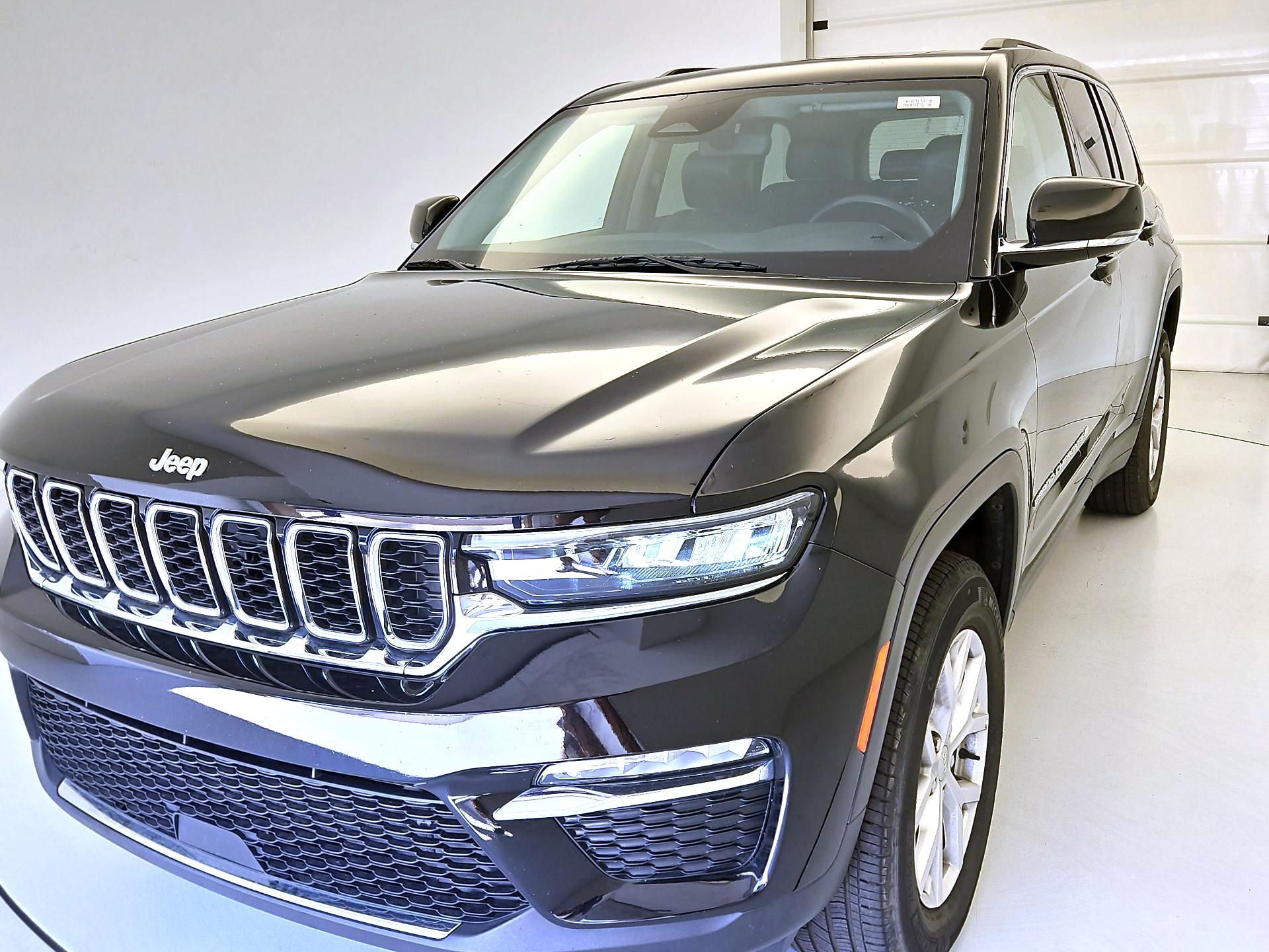 Thumbnail: 2022 Jeep Grand Cherokee - 3