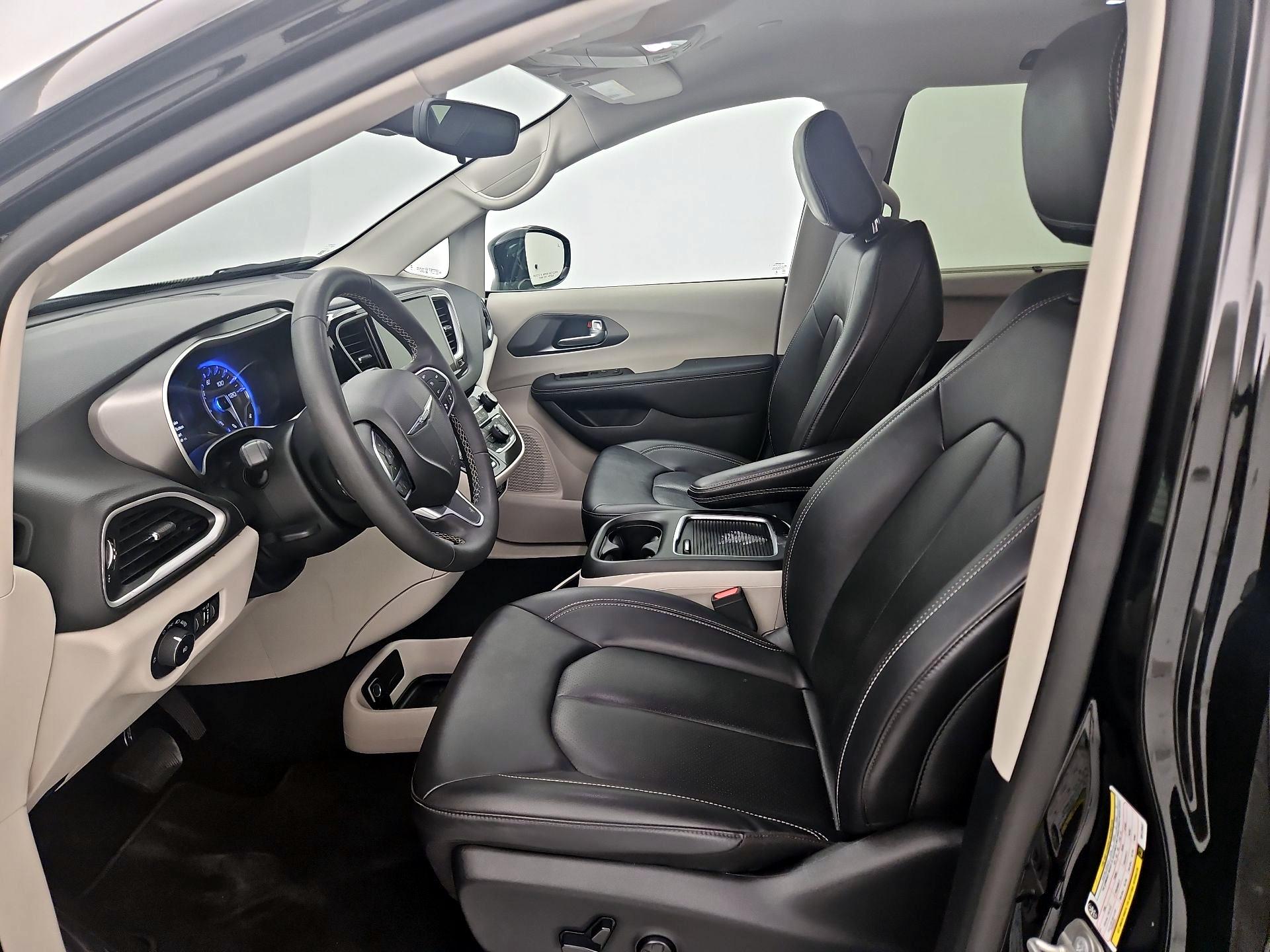 Thumbnail: 2024 Chrysler Pacifica - 11