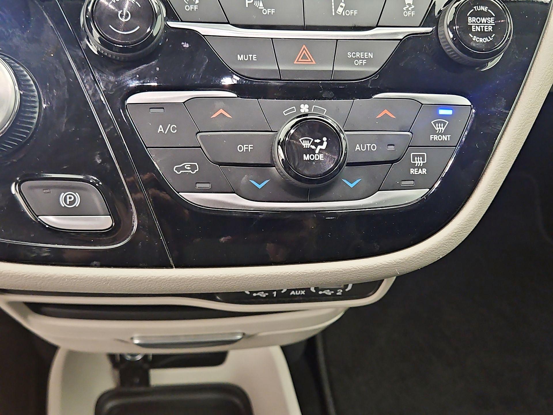 Thumbnail: 2024 Chrysler Pacifica - 16