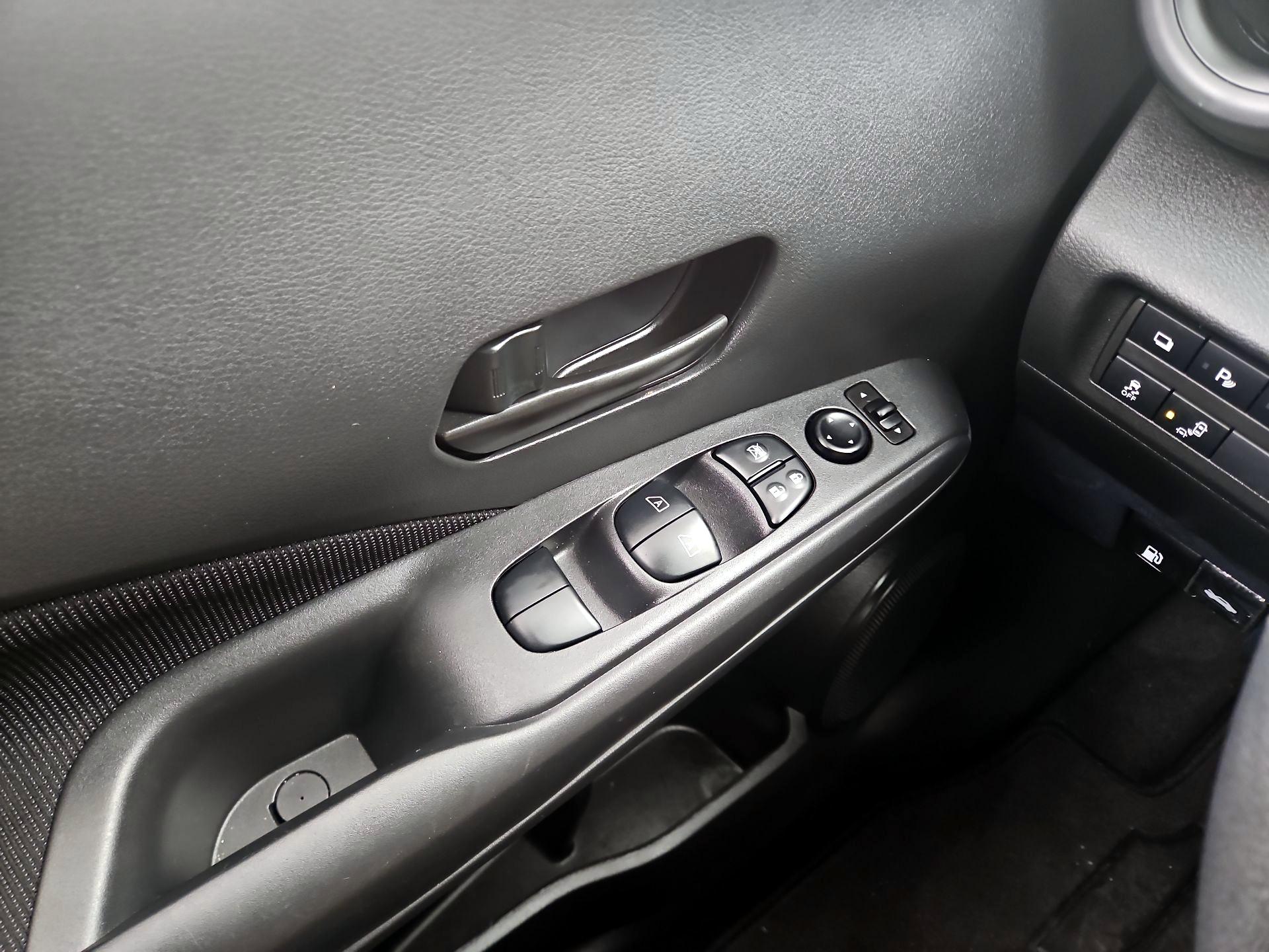 Thumbnail: 2022 Nissan Kicks - 12