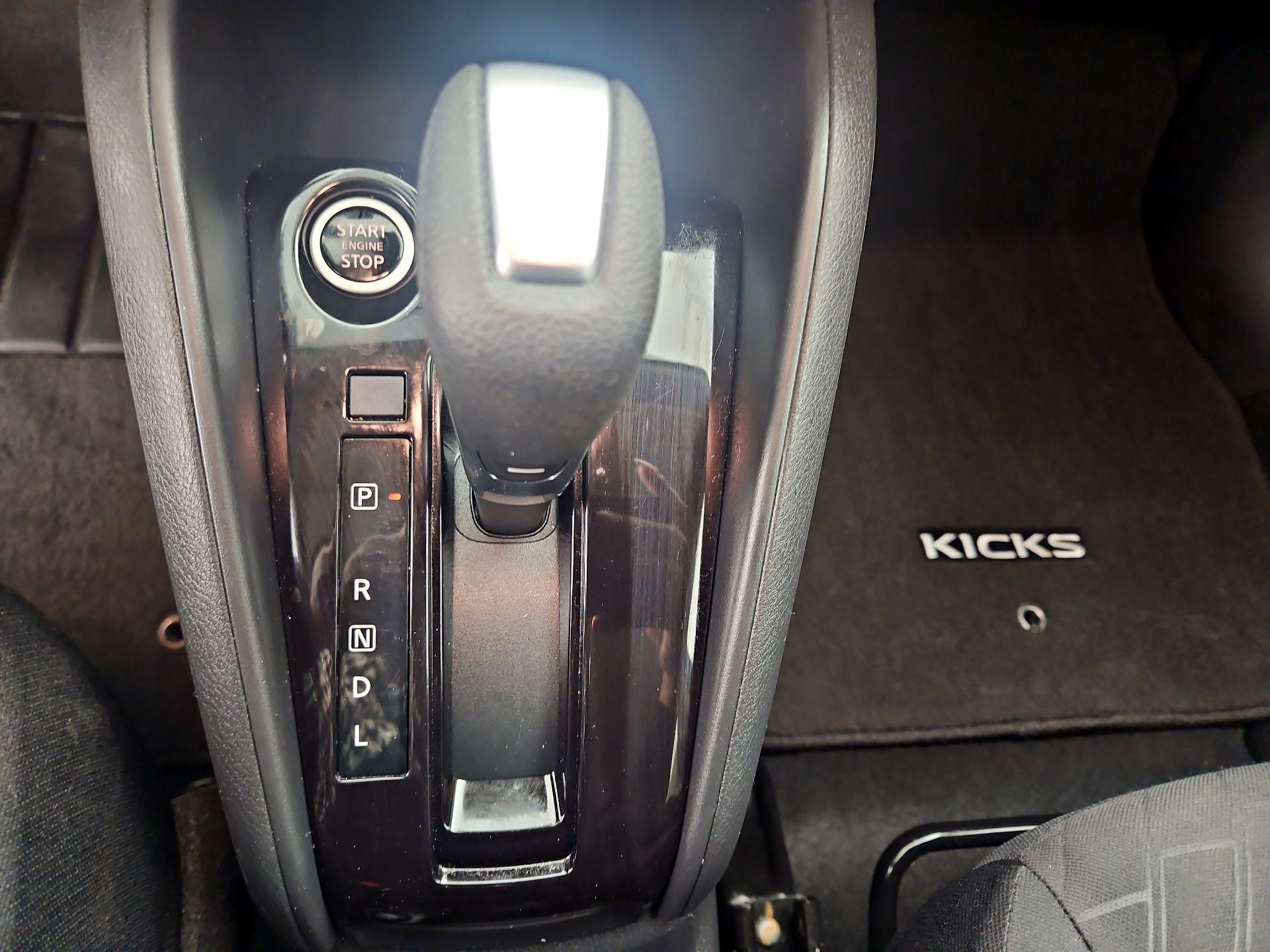 Thumbnail: 2022 Nissan Kicks - 17