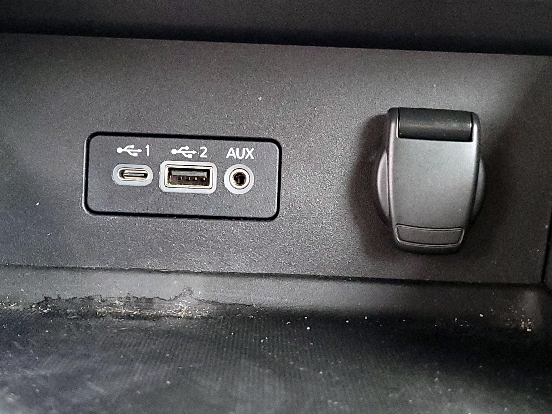 Thumbnail: 2020 Nissan Sentra - 18