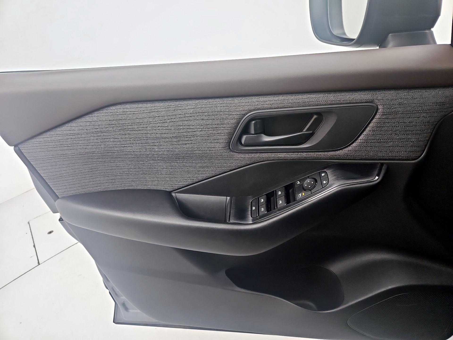 Thumbnail: 2023 Nissan Rogue - 12