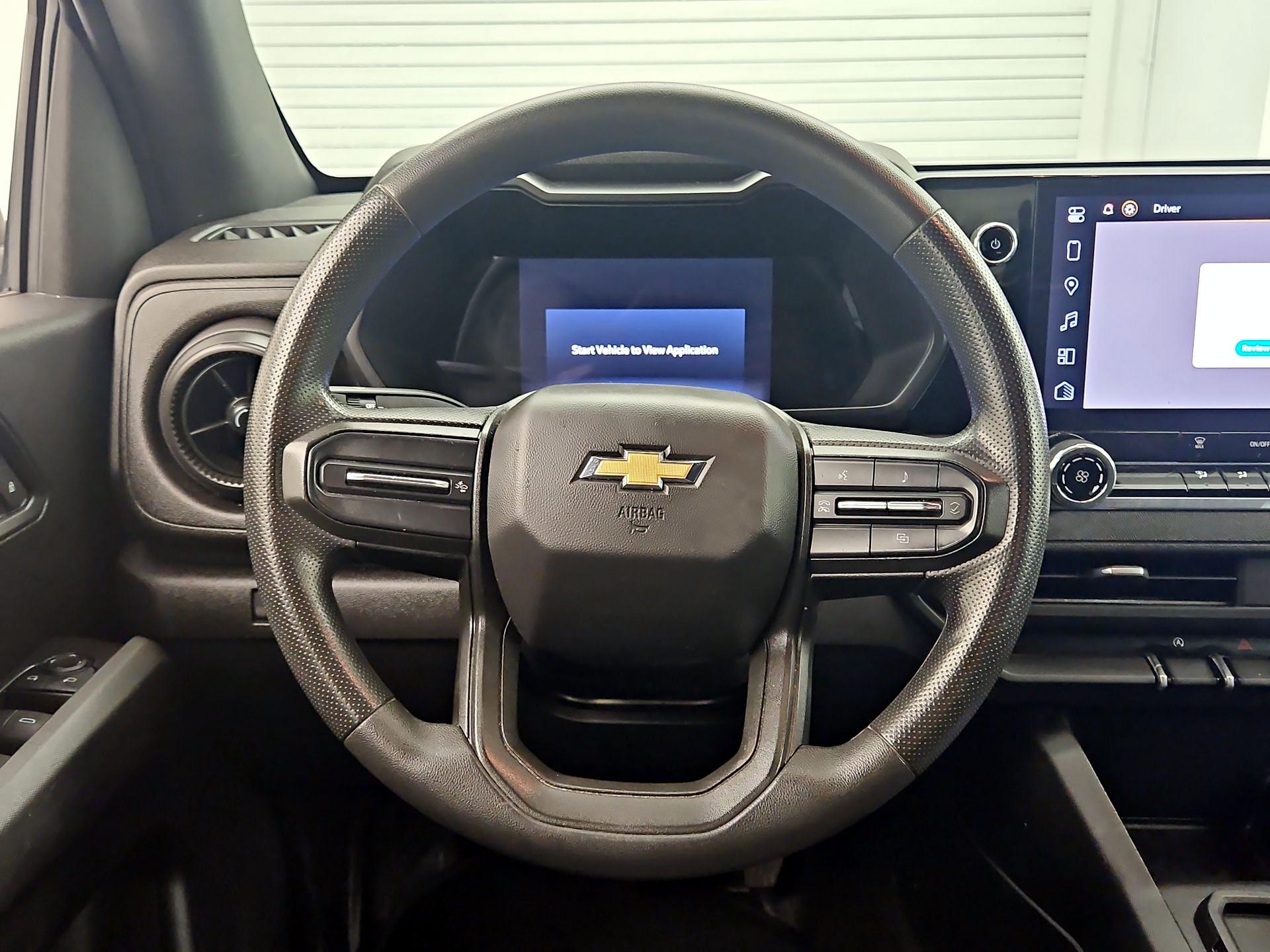 Thumbnail: 2023 Chevrolet Colorado - 10