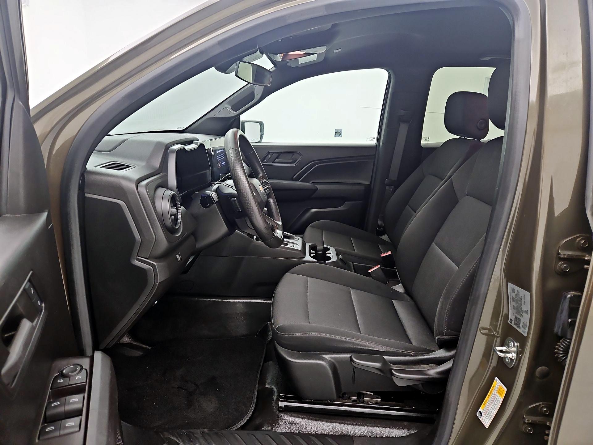 Thumbnail: 2023 Chevrolet Colorado - 11