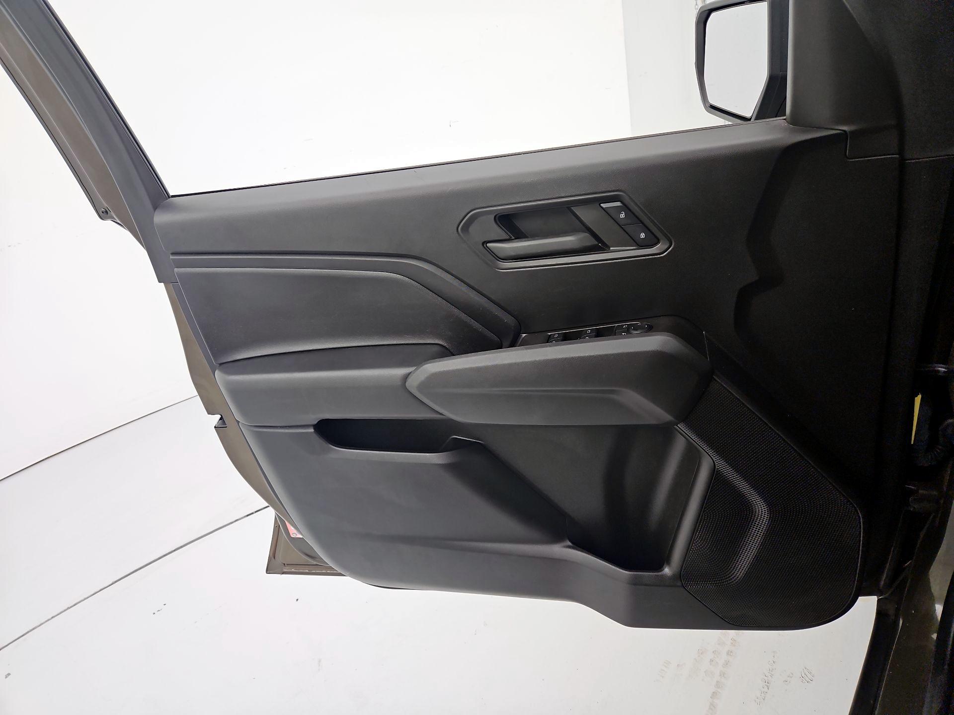 Thumbnail: 2023 Chevrolet Colorado - 12