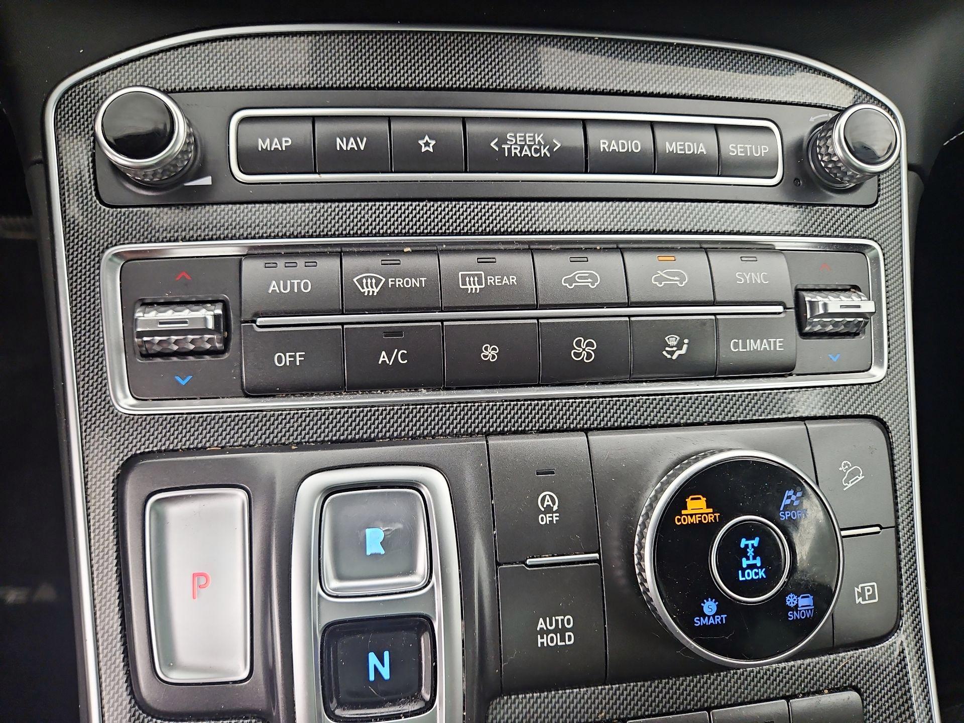 Thumbnail: 2022 Hyundai Santa Fe - 17