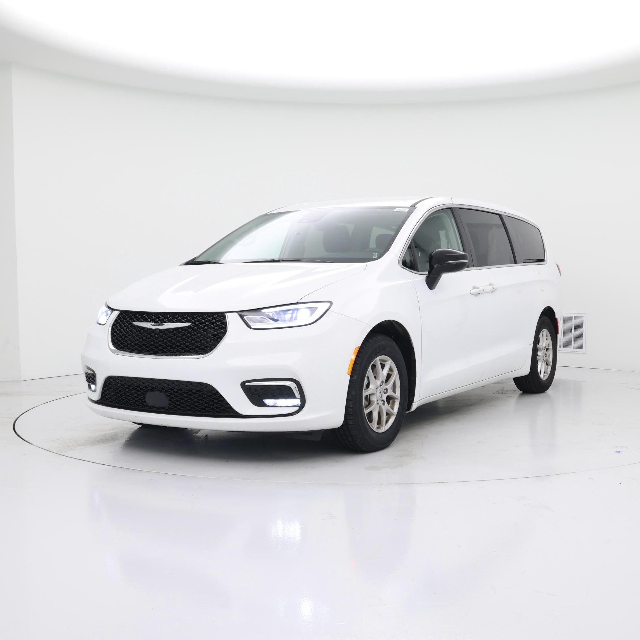 Thumbnail: 2024 Chrysler Pacifica - 4