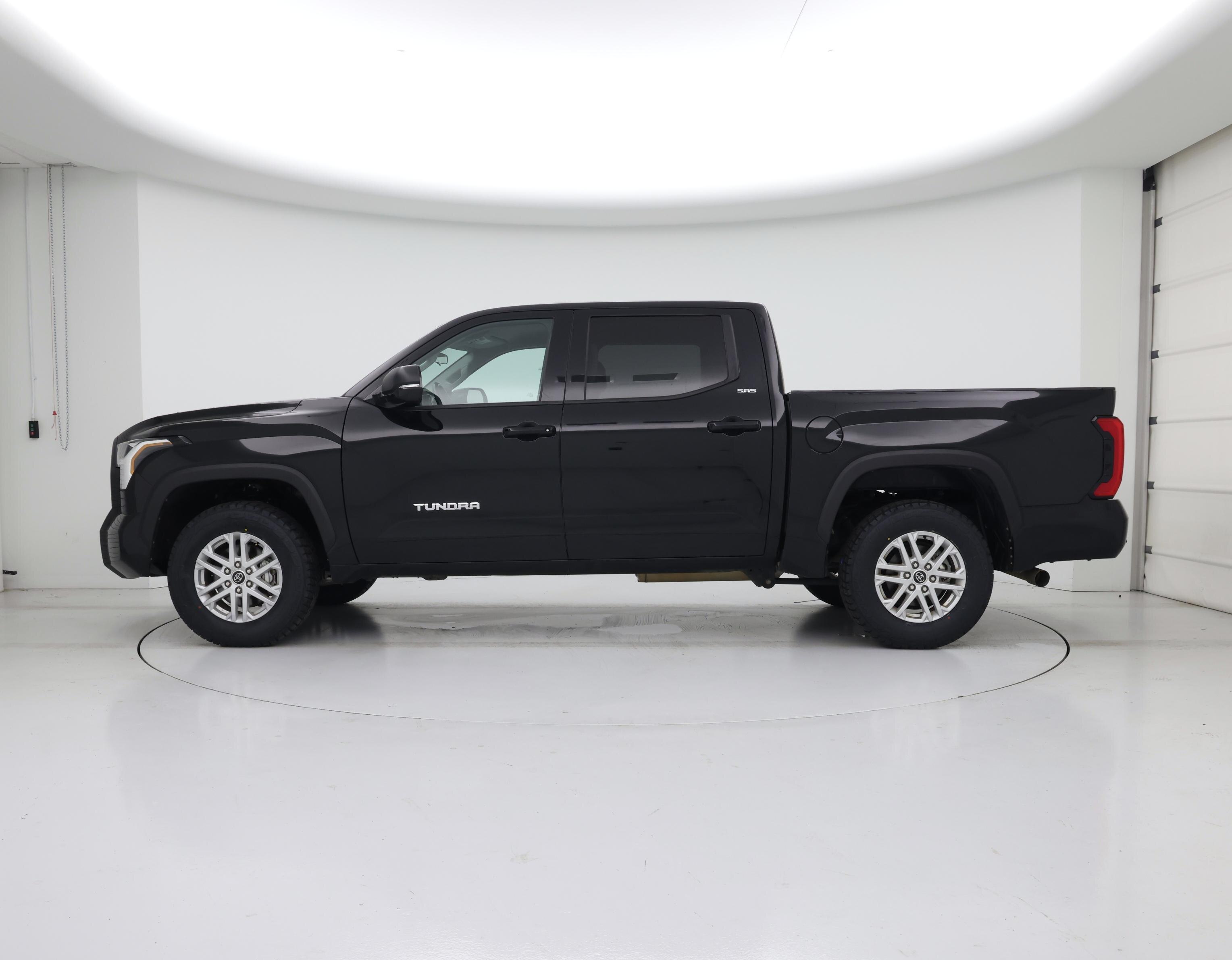 Thumbnail: 2024 Toyota Tundra - 3