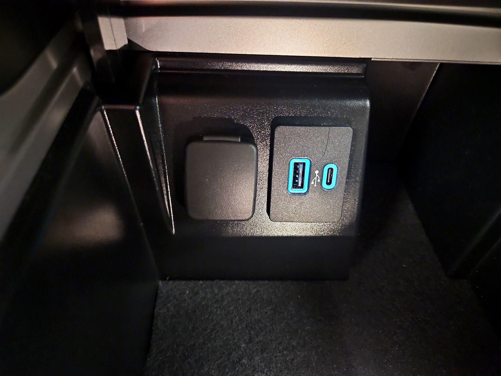 Thumbnail: 2023 Ford Explorer - 19