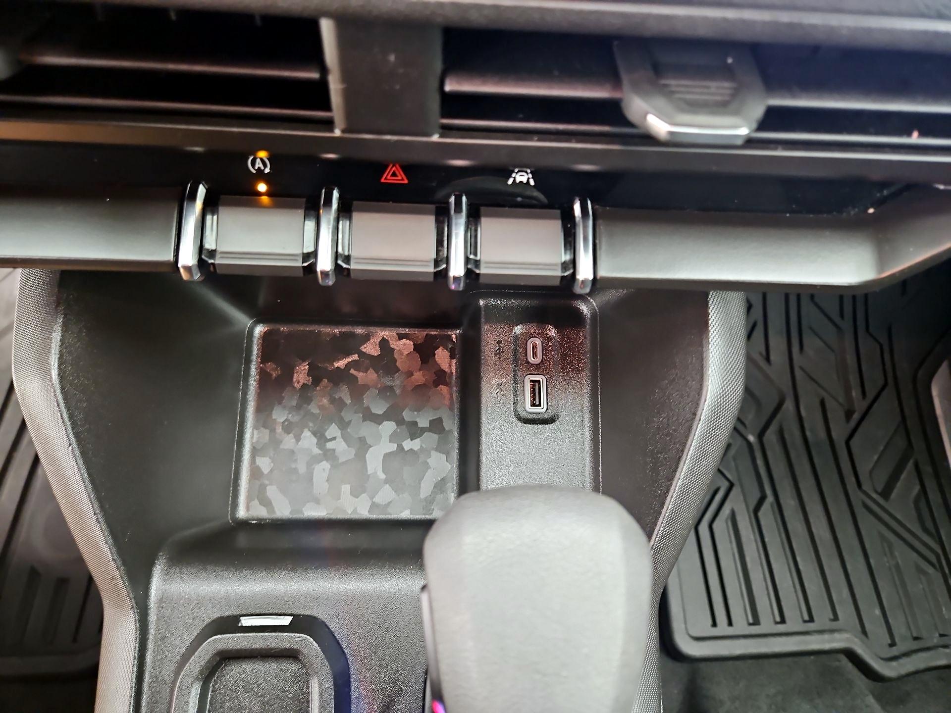 Thumbnail: 2024 Chevrolet Colorado - 19