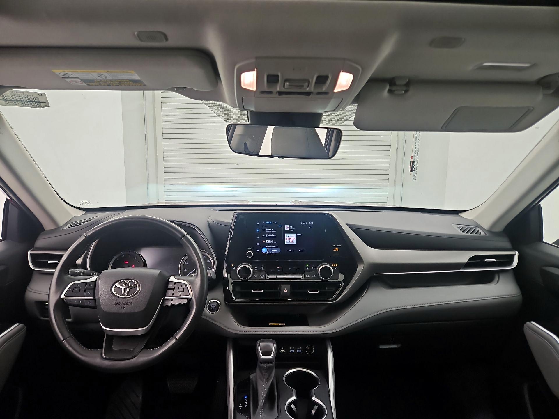 Thumbnail: 2023 Toyota Highlander - 9