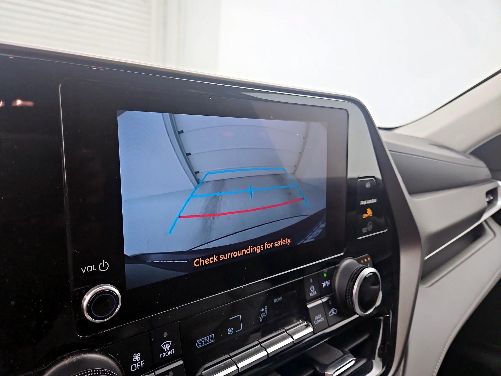 Thumbnail: 2023 Toyota Highlander - 14