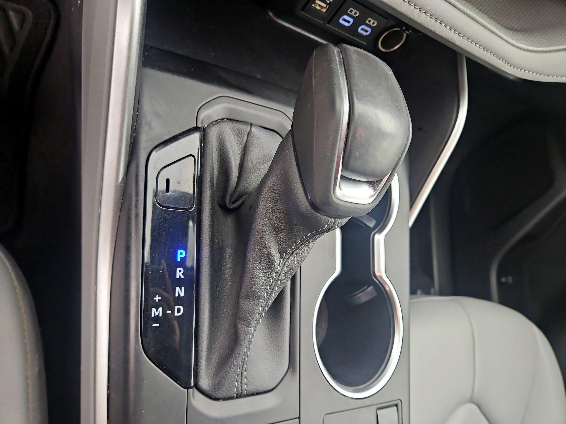 Thumbnail: 2023 Toyota Highlander - 17