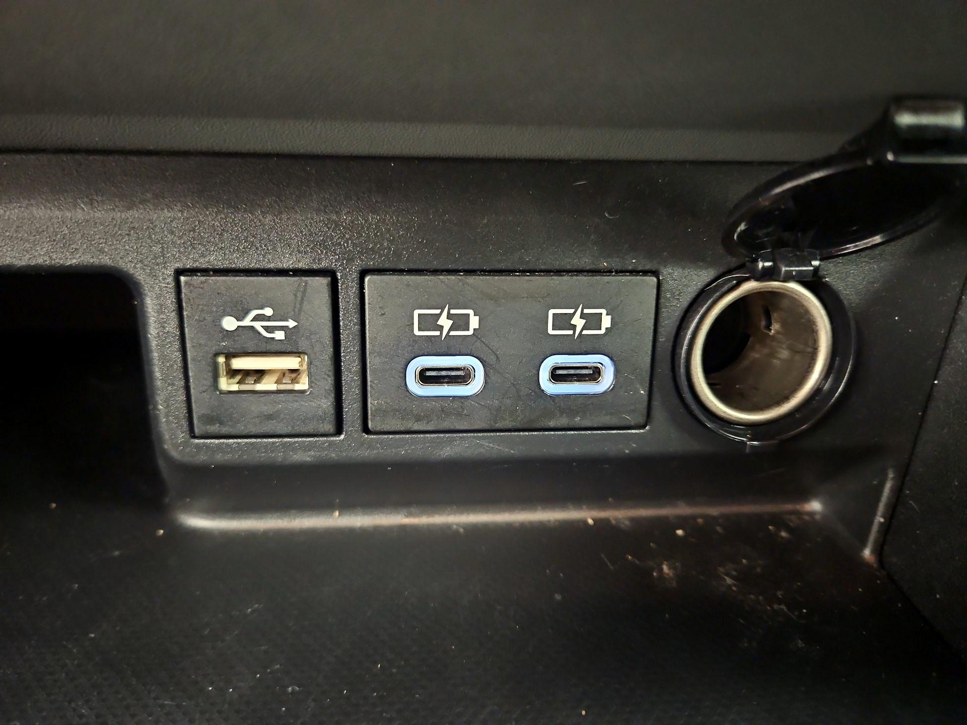 Thumbnail: 2023 Toyota Highlander - 18