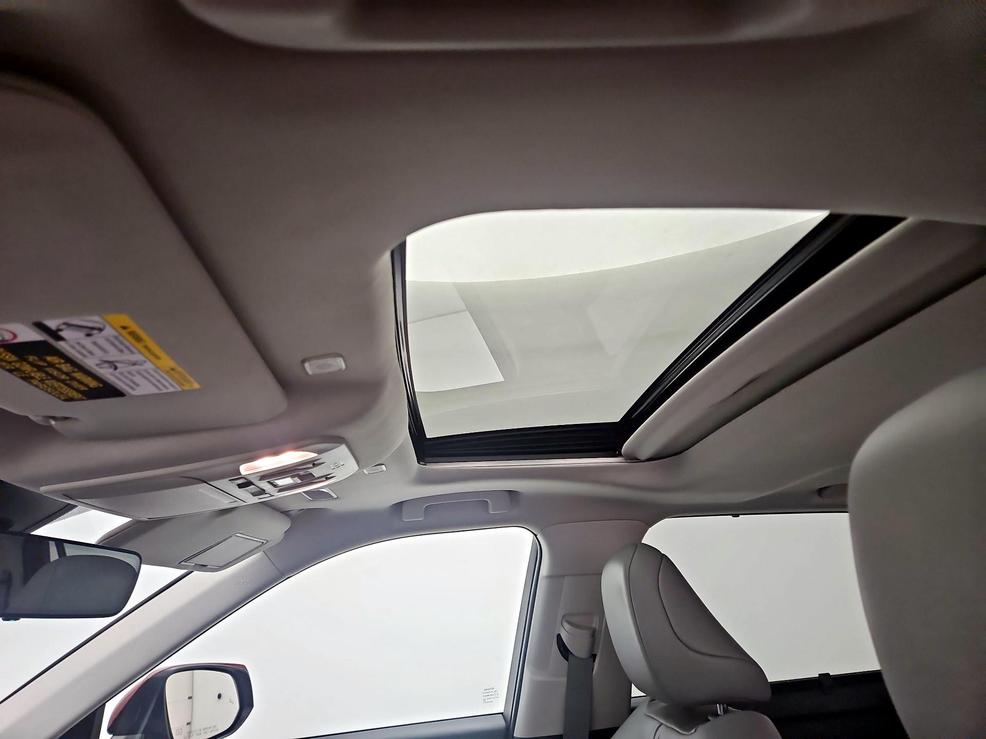 Thumbnail: 2023 Toyota Highlander - 19