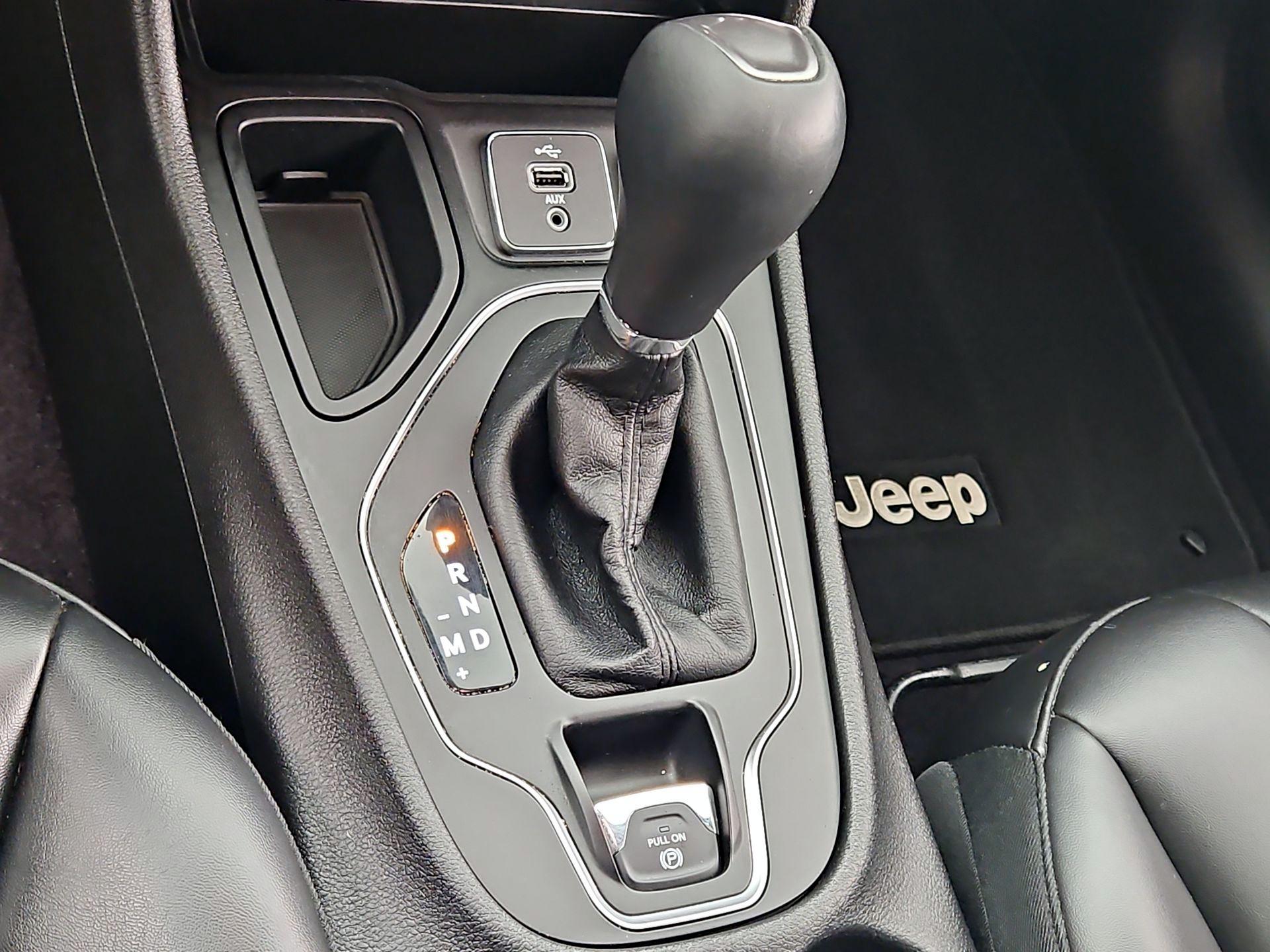 Thumbnail: 2019 Jeep Cherokee - 17