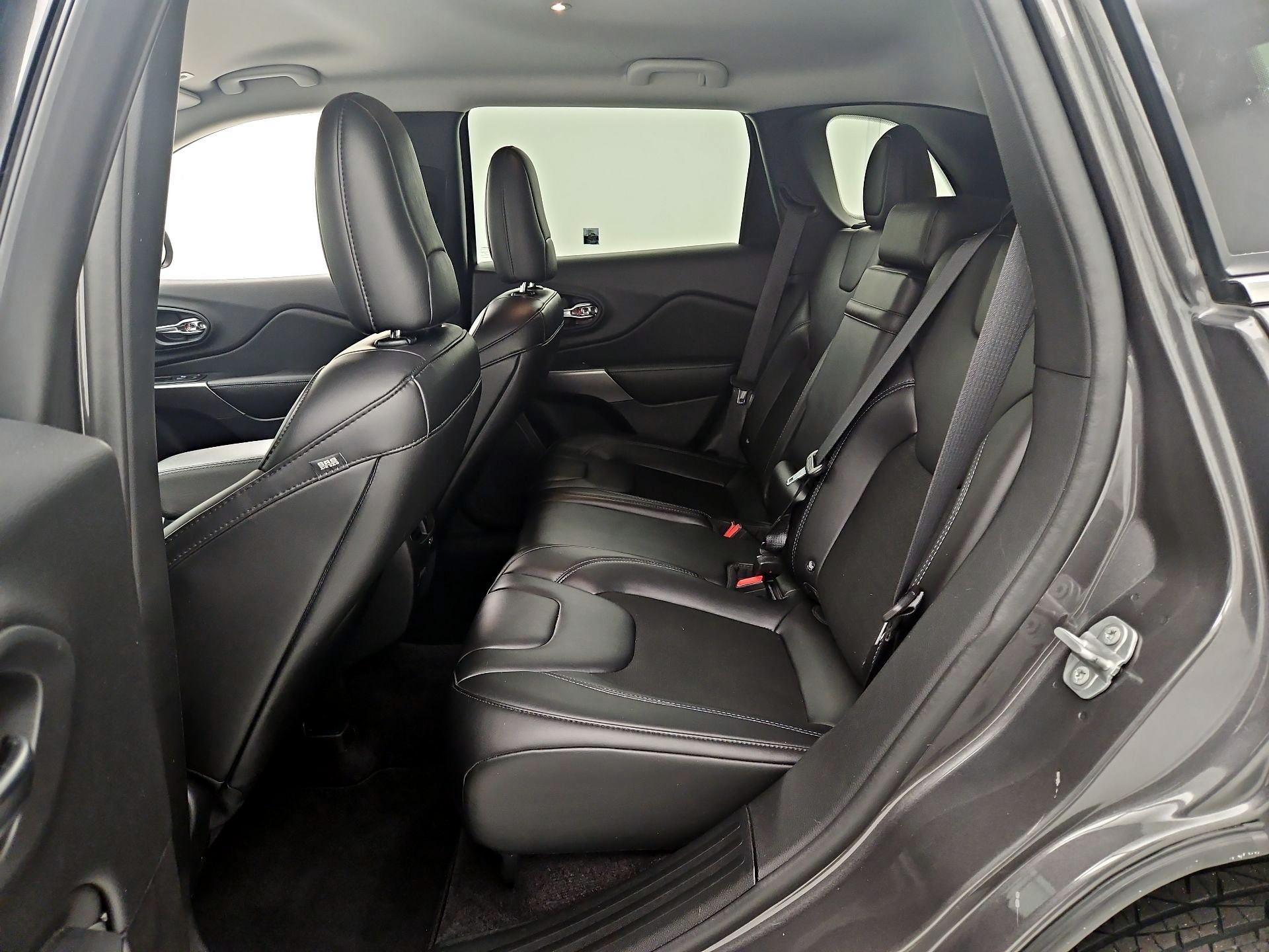 Thumbnail: 2019 Jeep Cherokee - 19