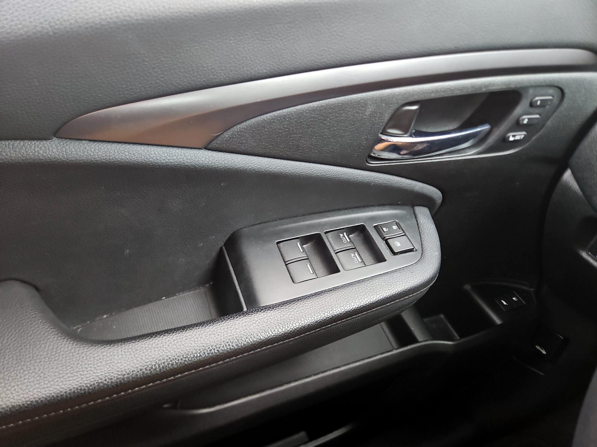 Thumbnail: 2021 Honda Pilot - 12