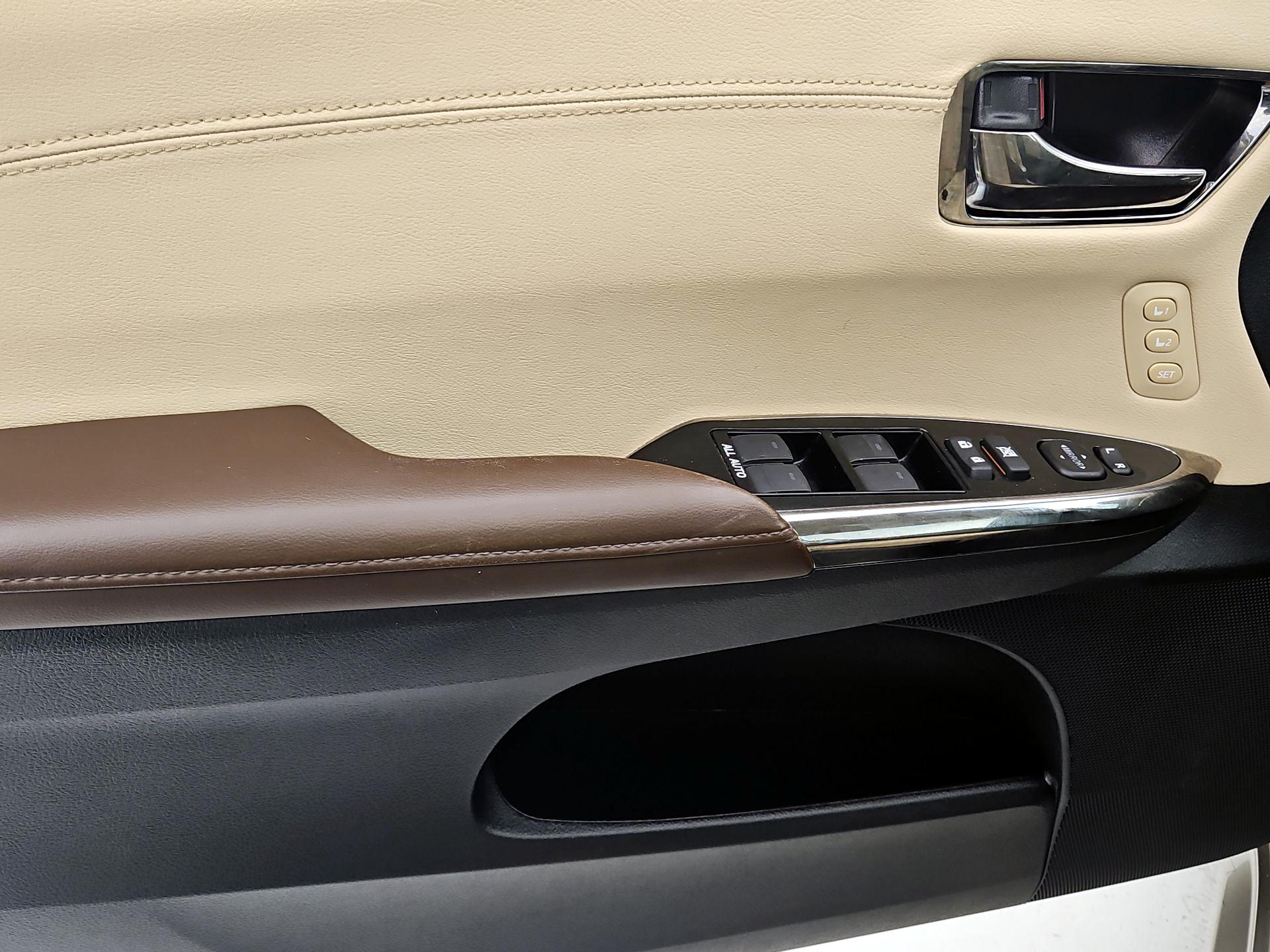 Thumbnail: 2015 Toyota Avalon - 12