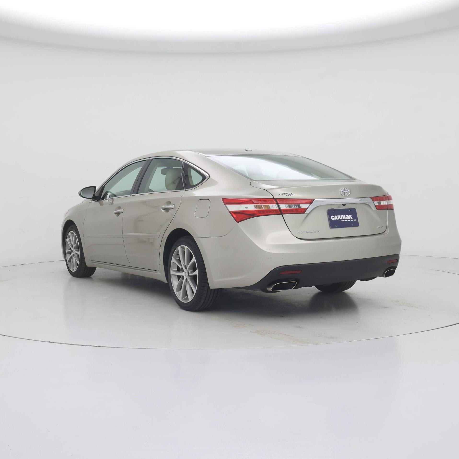 Thumbnail: 2015 Toyota Avalon - 2