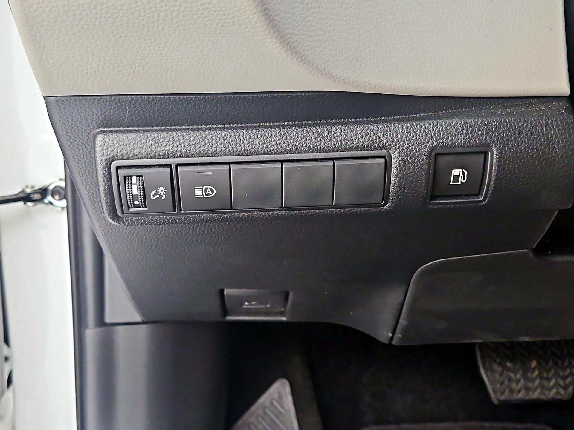 Thumbnail: 2025 Toyota Corolla - 13