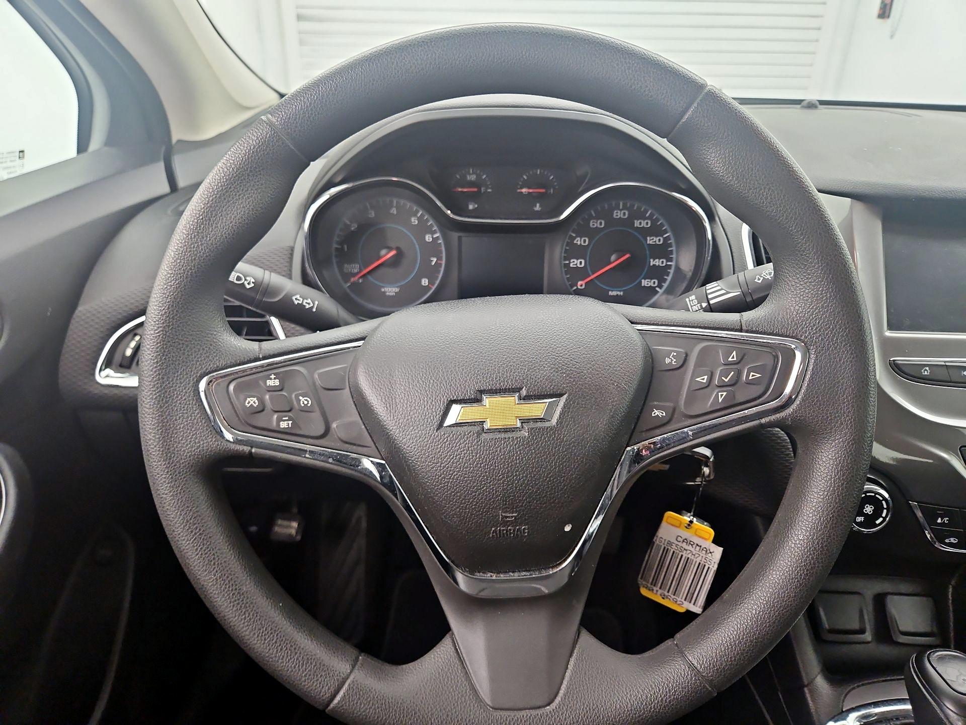 Thumbnail: 2017 Chevrolet Cruze - 10