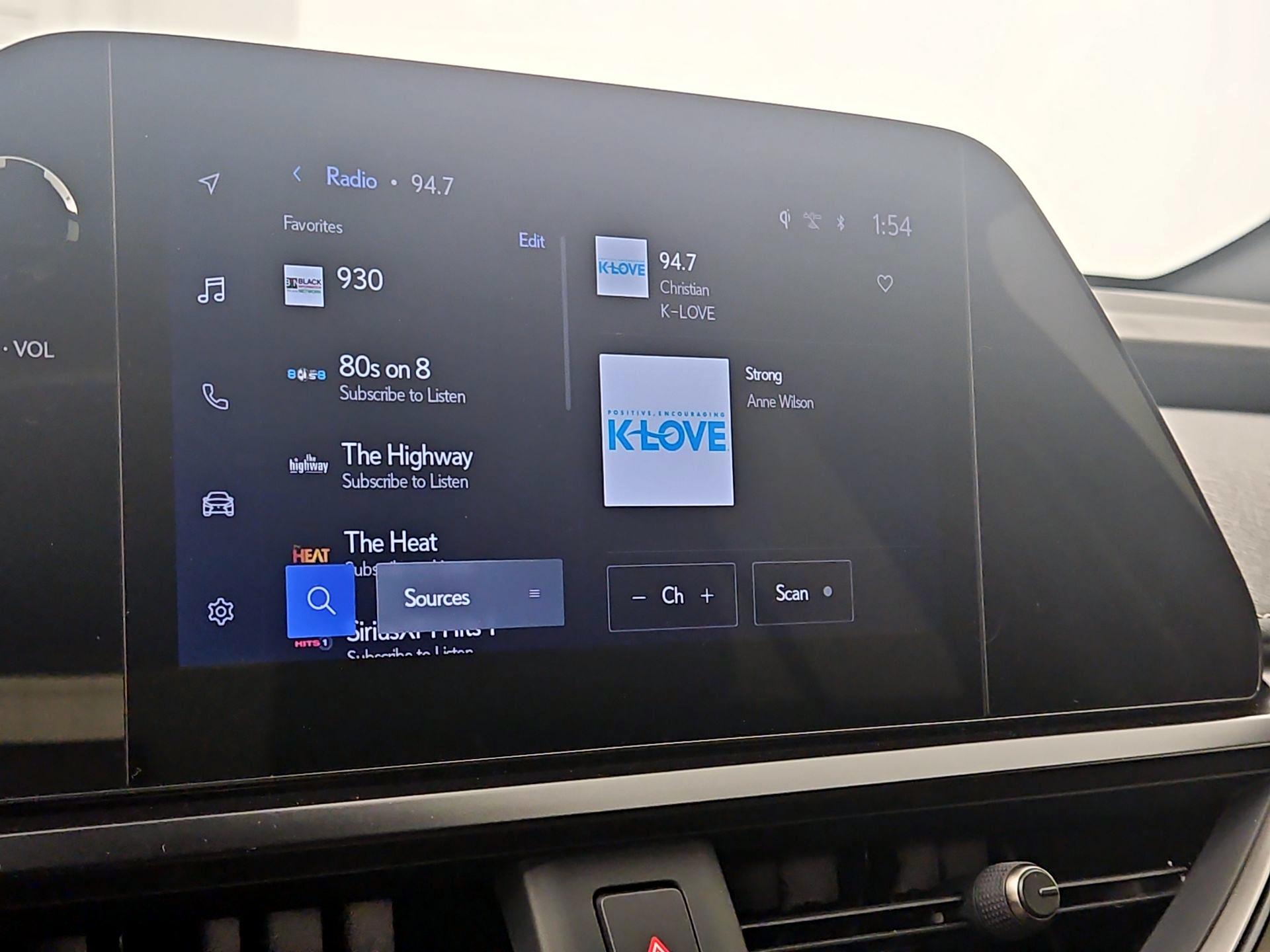 Thumbnail: 2024 Lexus UX - 15