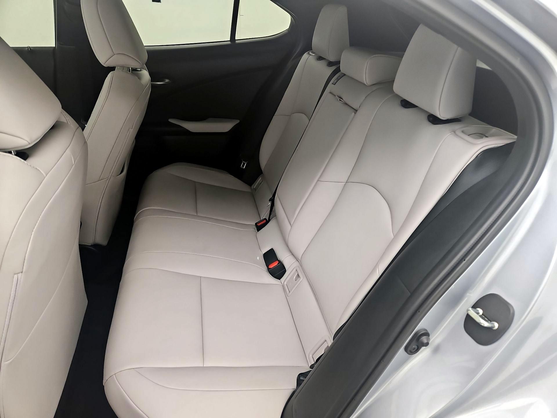 Thumbnail: 2024 Lexus UX - 20