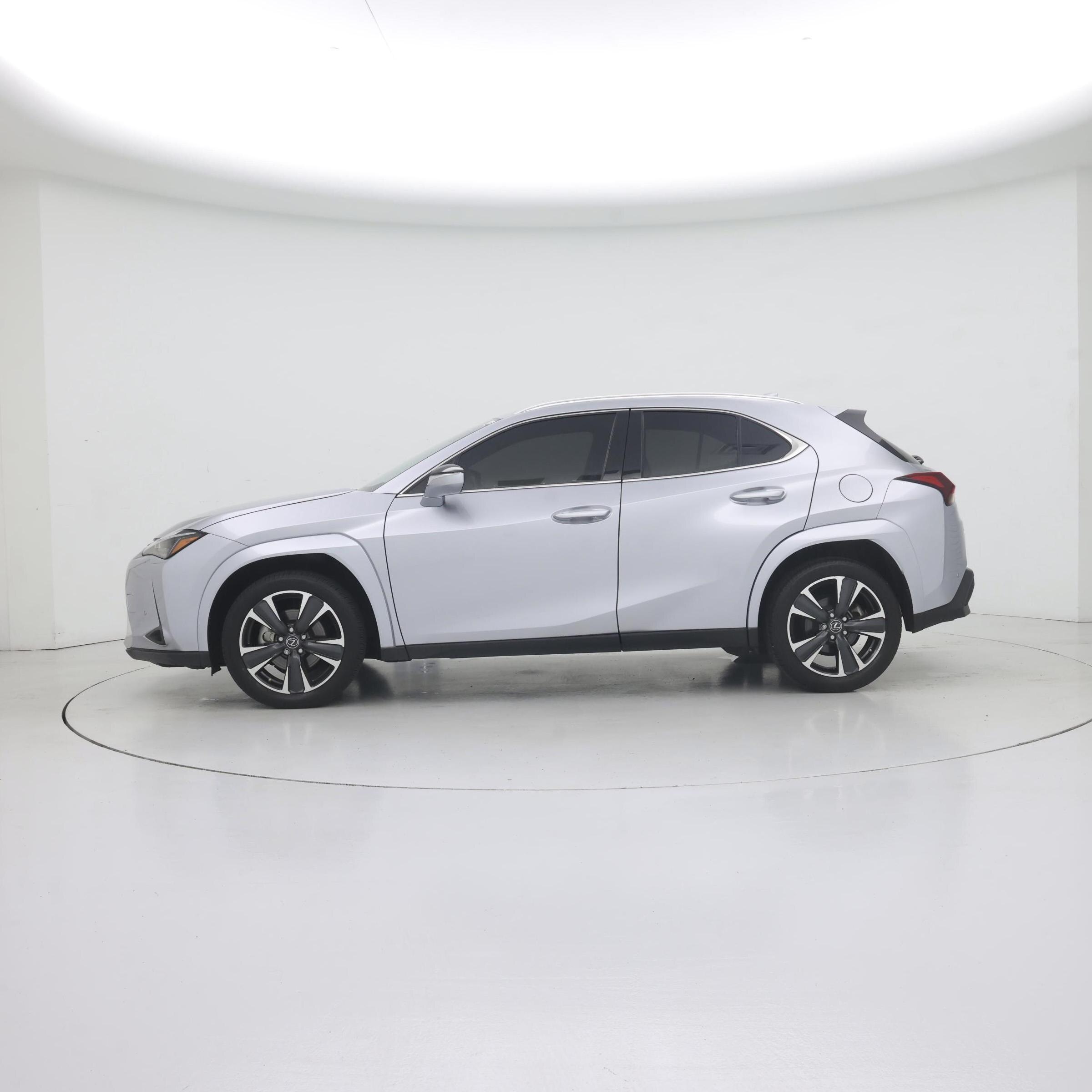 Thumbnail: 2024 Lexus UX - 3