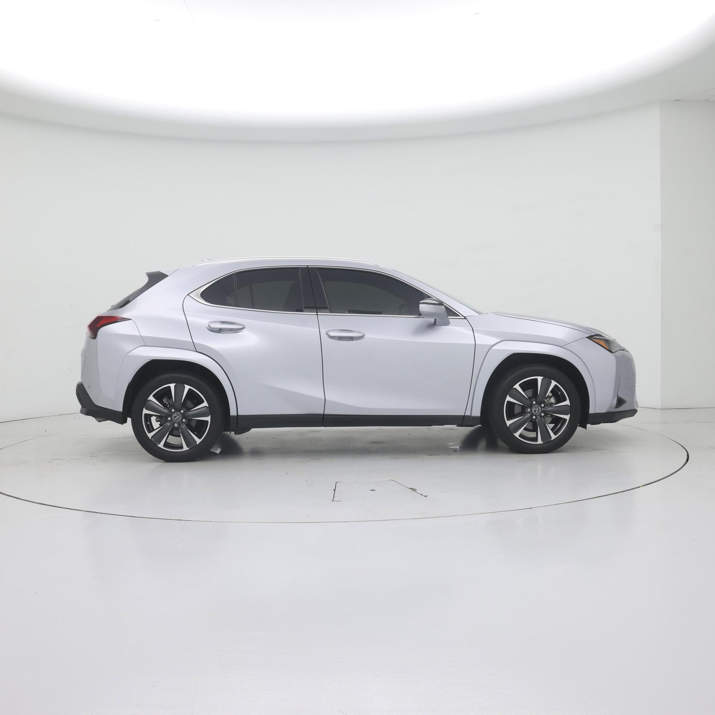 Thumbnail: 2024 Lexus UX - 7