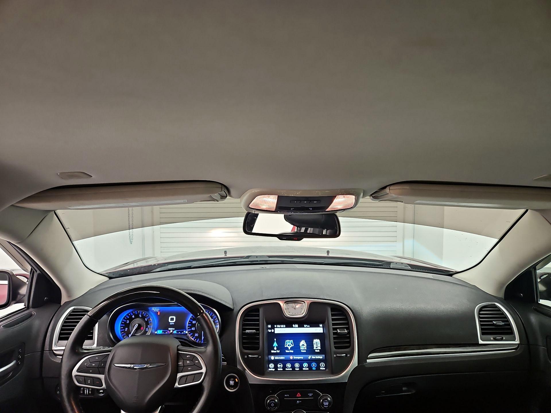 Thumbnail: 2018 Chrysler 300 - 9