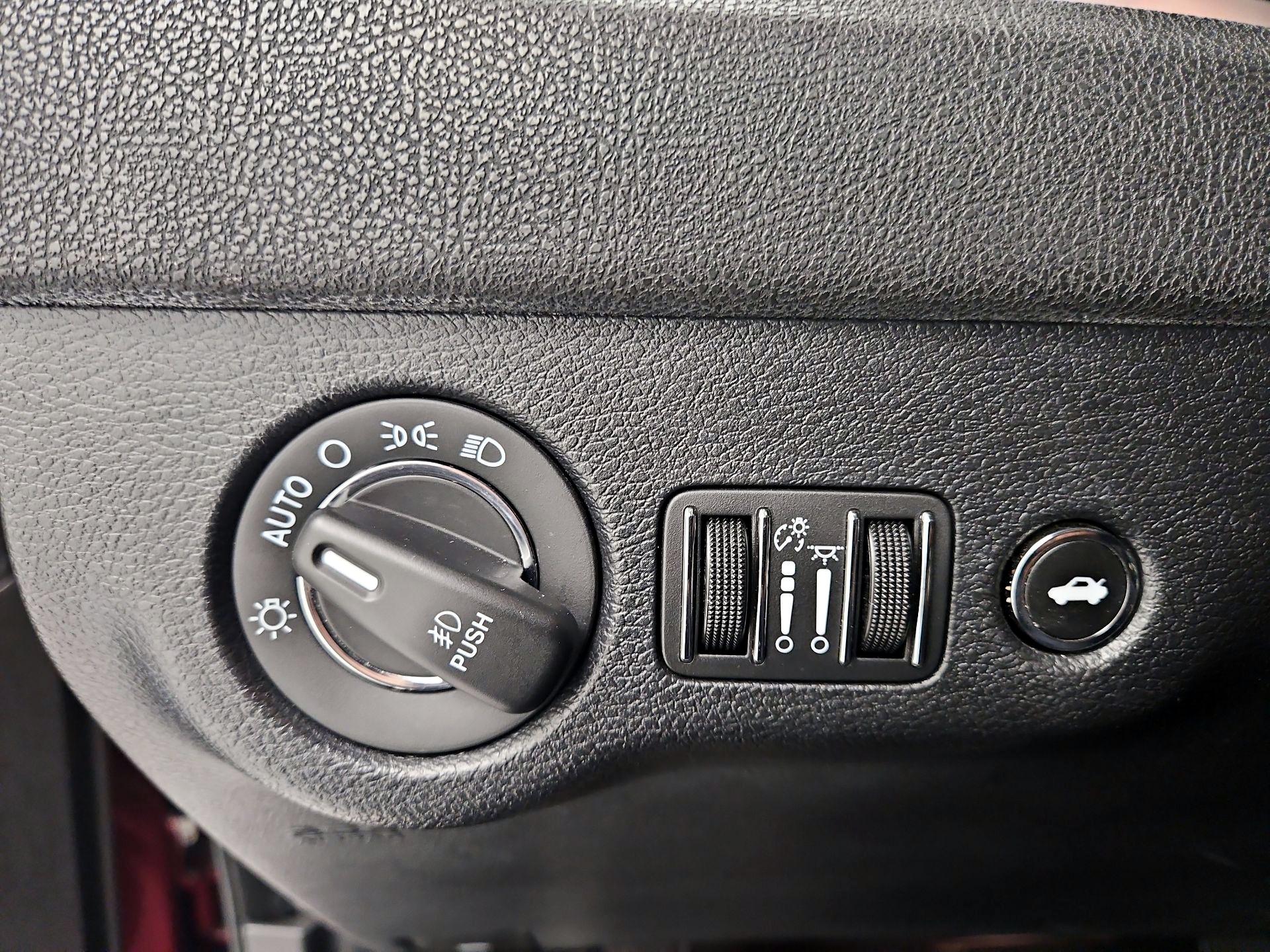 Thumbnail: 2018 Chrysler 300 - 13