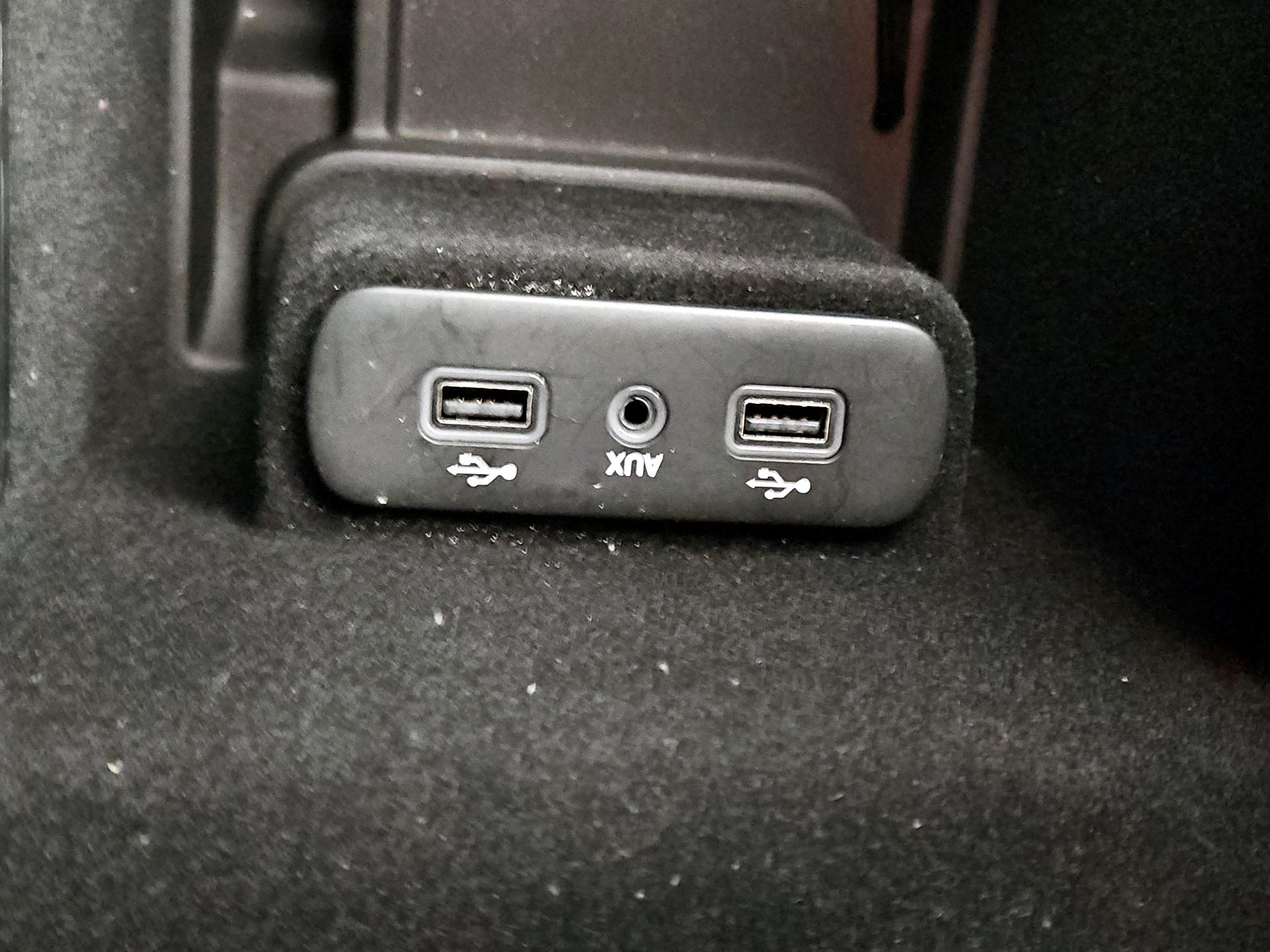 Thumbnail: 2018 Chrysler 300 - 19