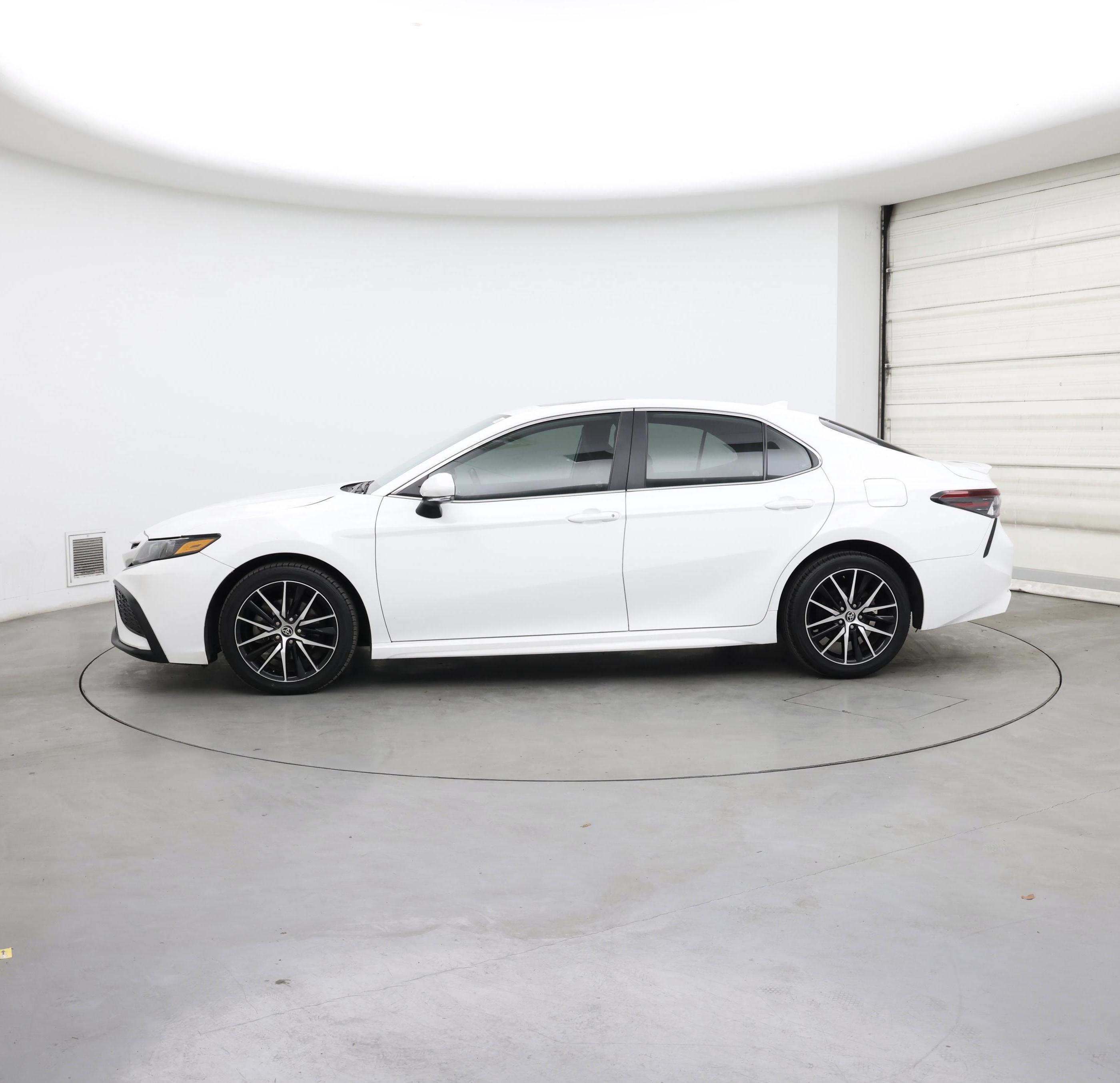 Thumbnail: 2024 Toyota Camry - 3