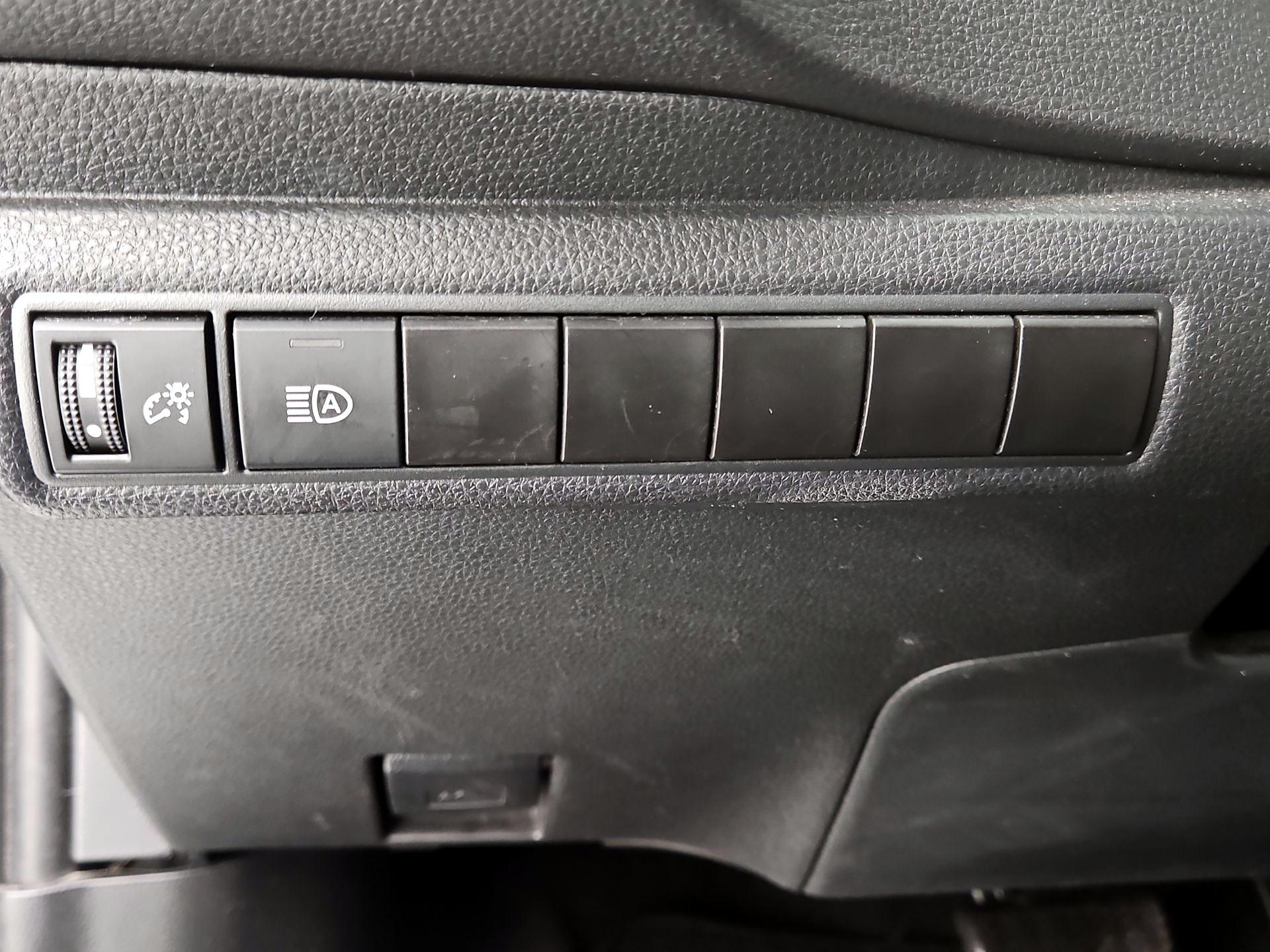 Thumbnail: 2024 Toyota Corolla - 13