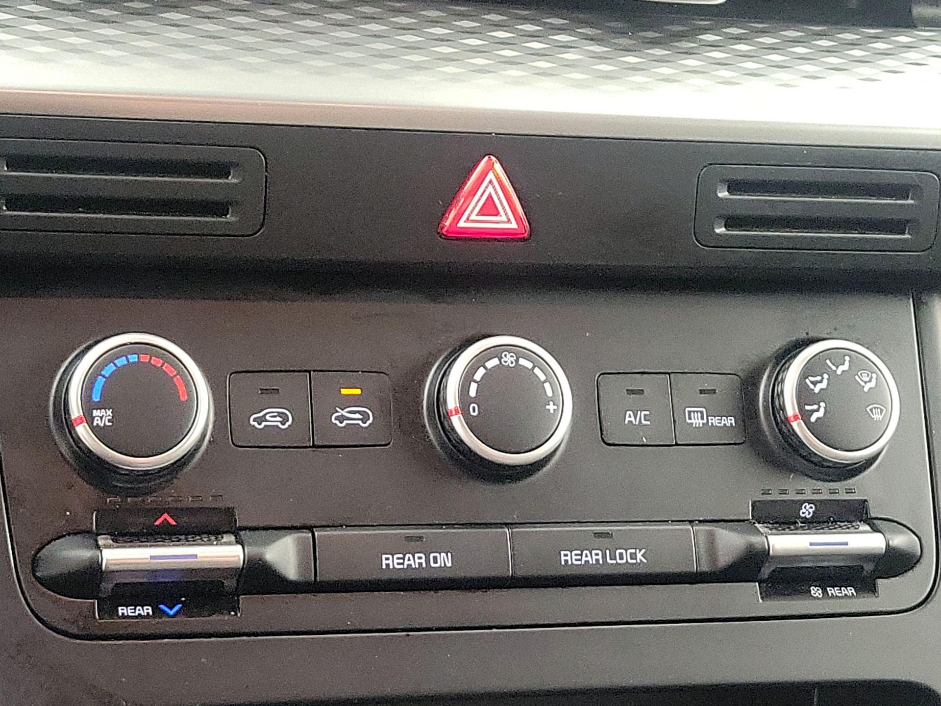 Thumbnail: 2024 Kia Carnival - 16