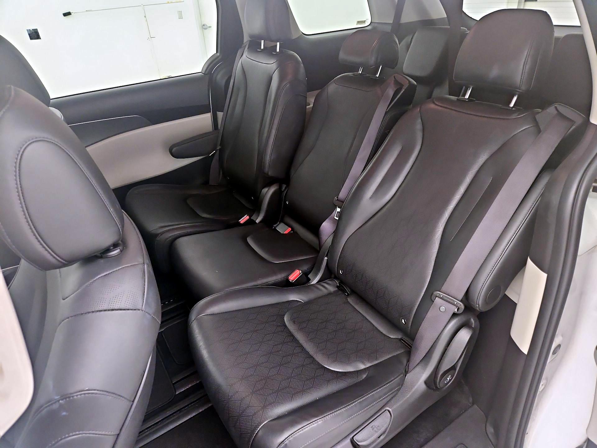 Thumbnail: 2024 Kia Carnival - 19