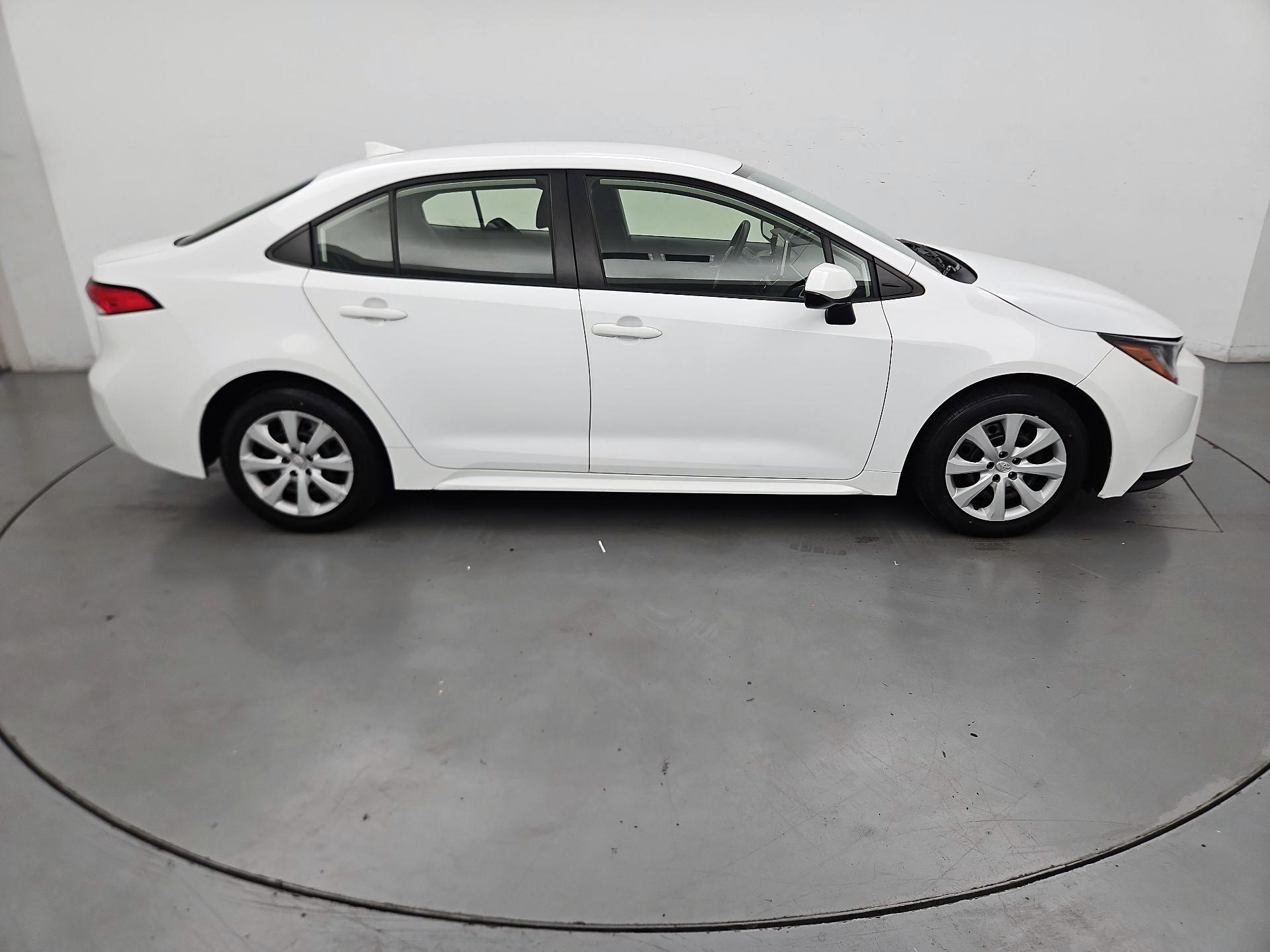 Thumbnail: 2021 Toyota Corolla - 4