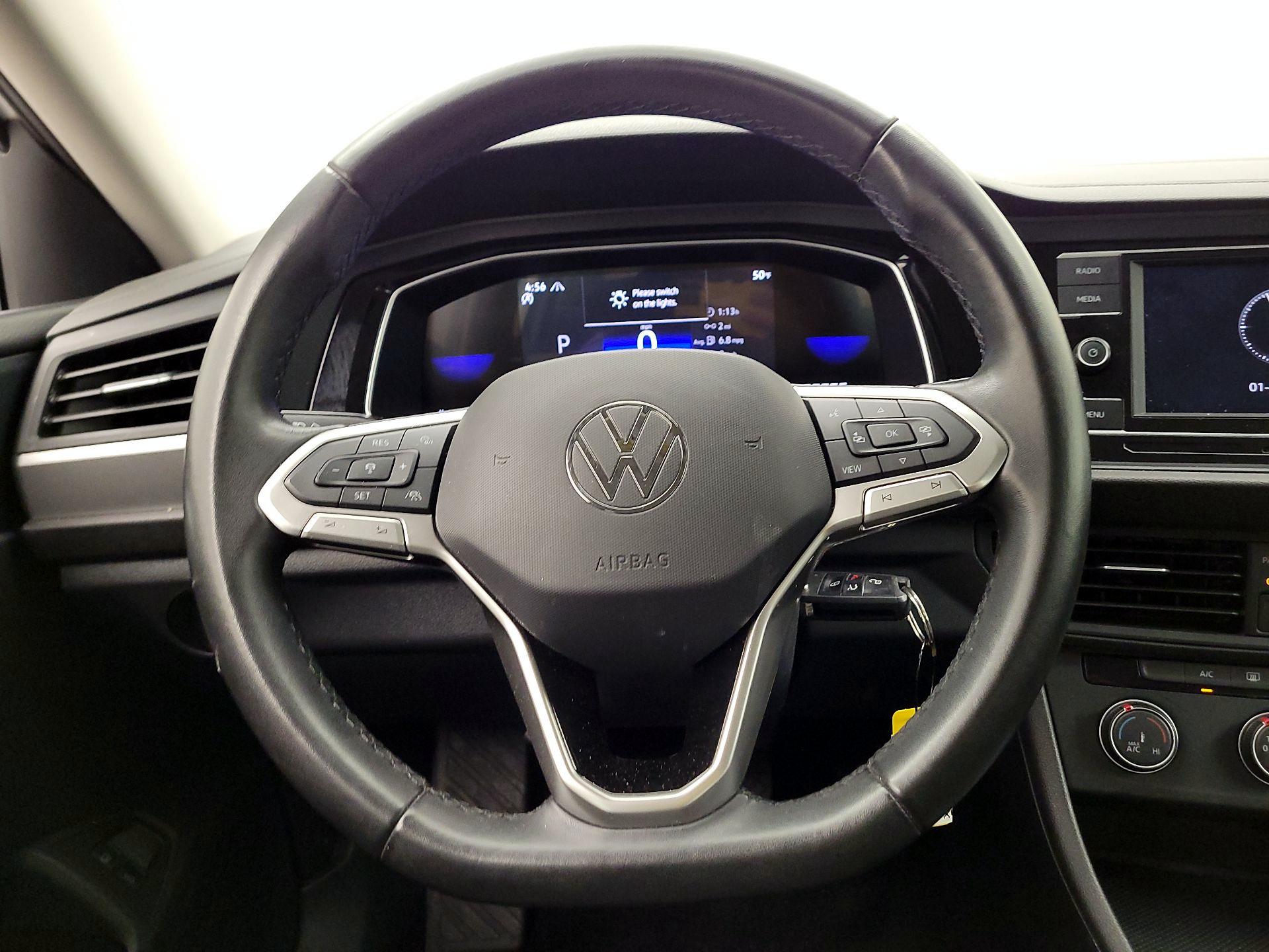 Thumbnail: 2024 Volkswagen Jetta - 10