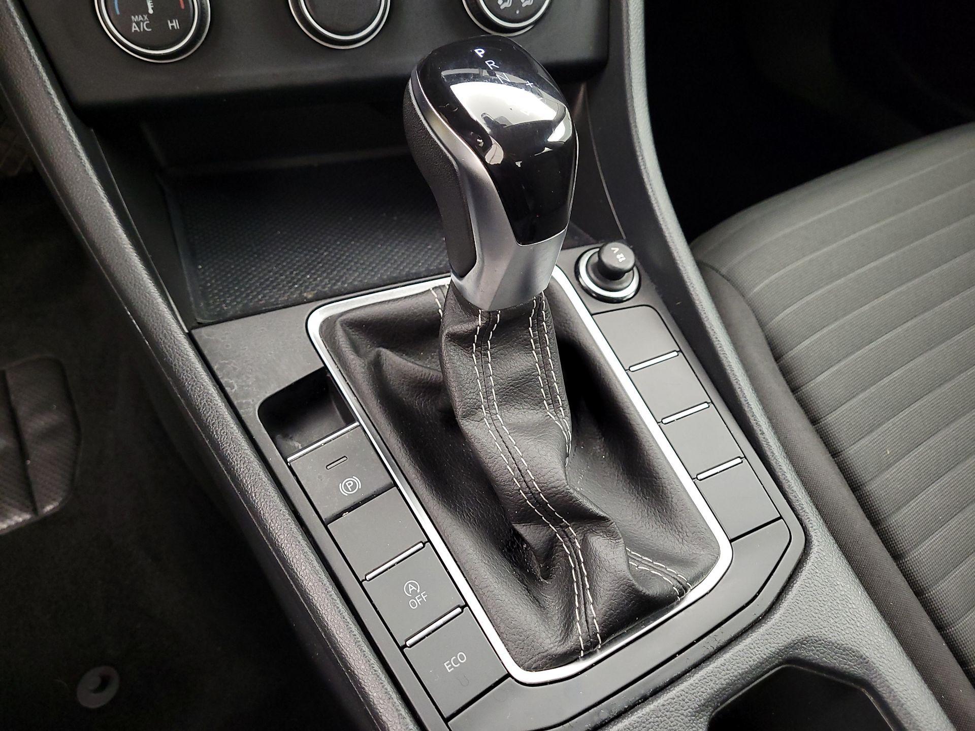 Thumbnail: 2024 Volkswagen Jetta - 17