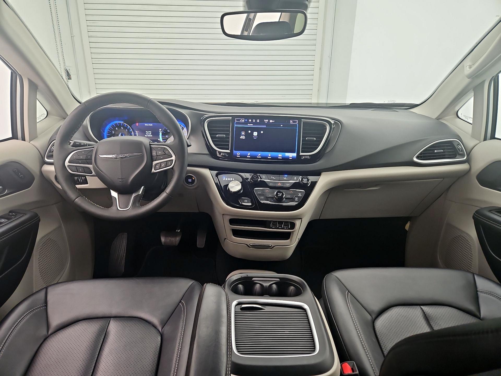 Thumbnail: 2024 Chrysler Pacifica - 9