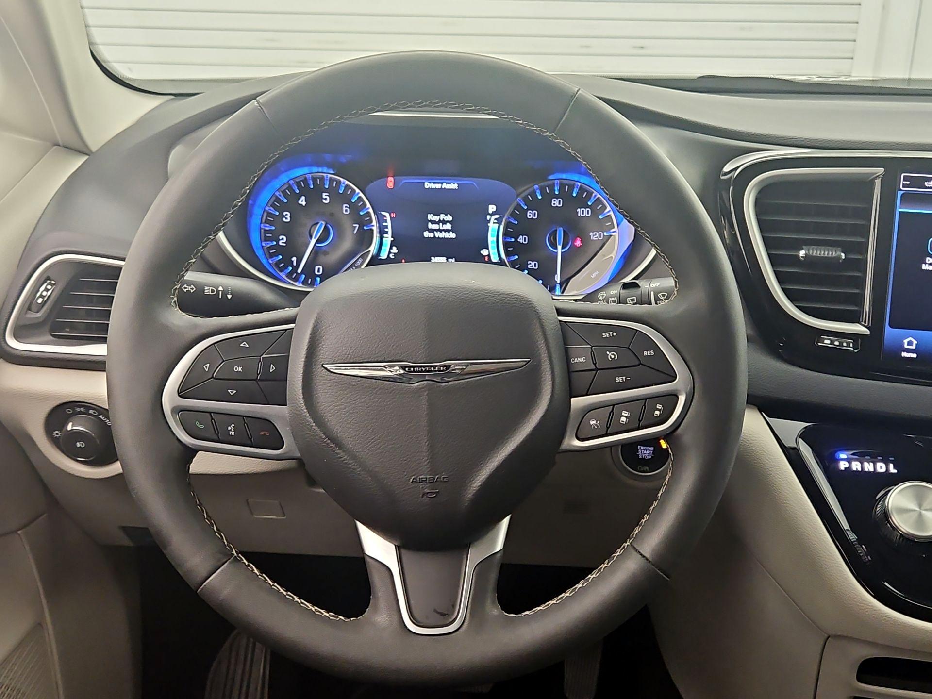 Thumbnail: 2024 Chrysler Pacifica - 10