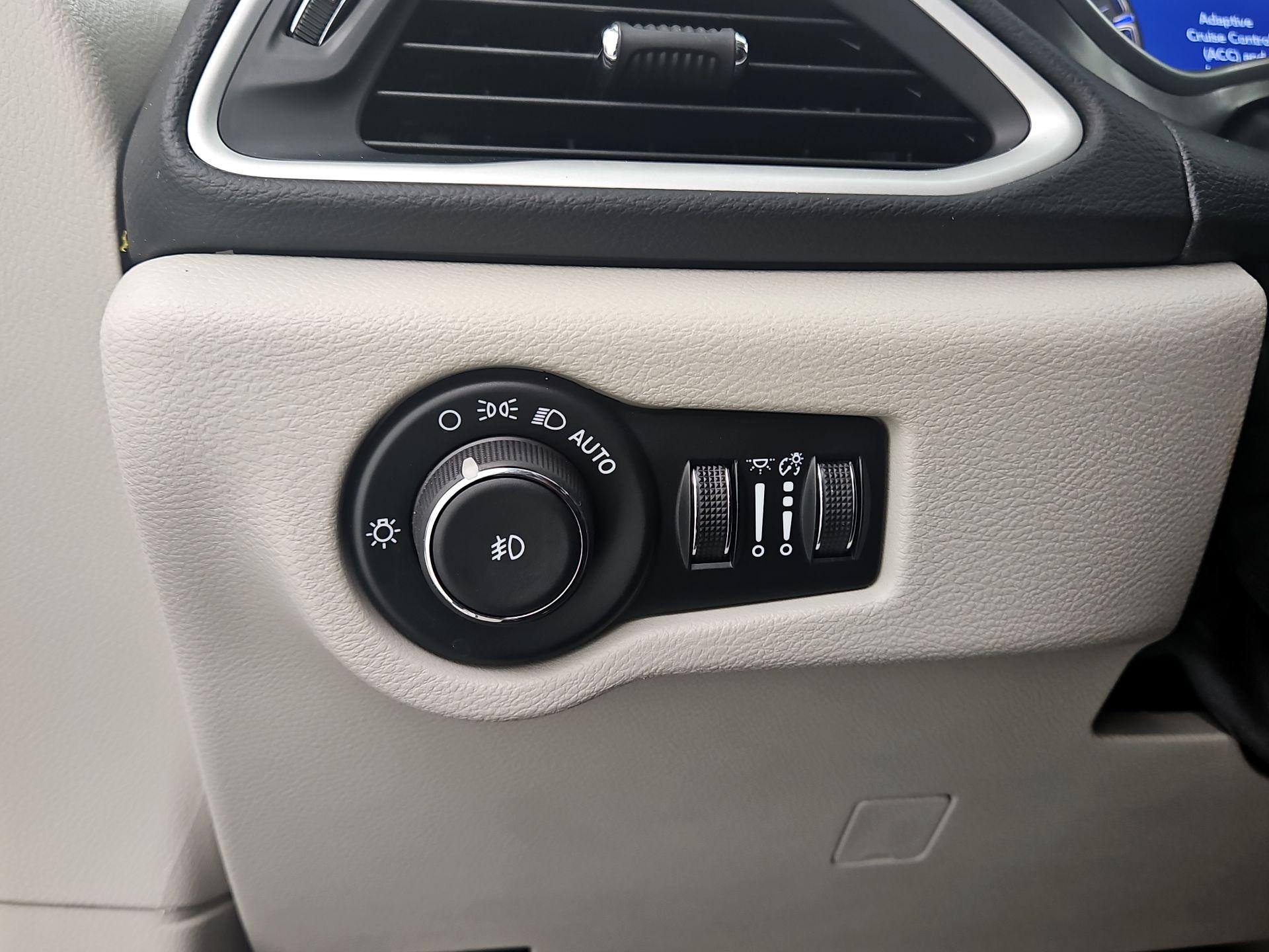 Thumbnail: 2024 Chrysler Pacifica - 13