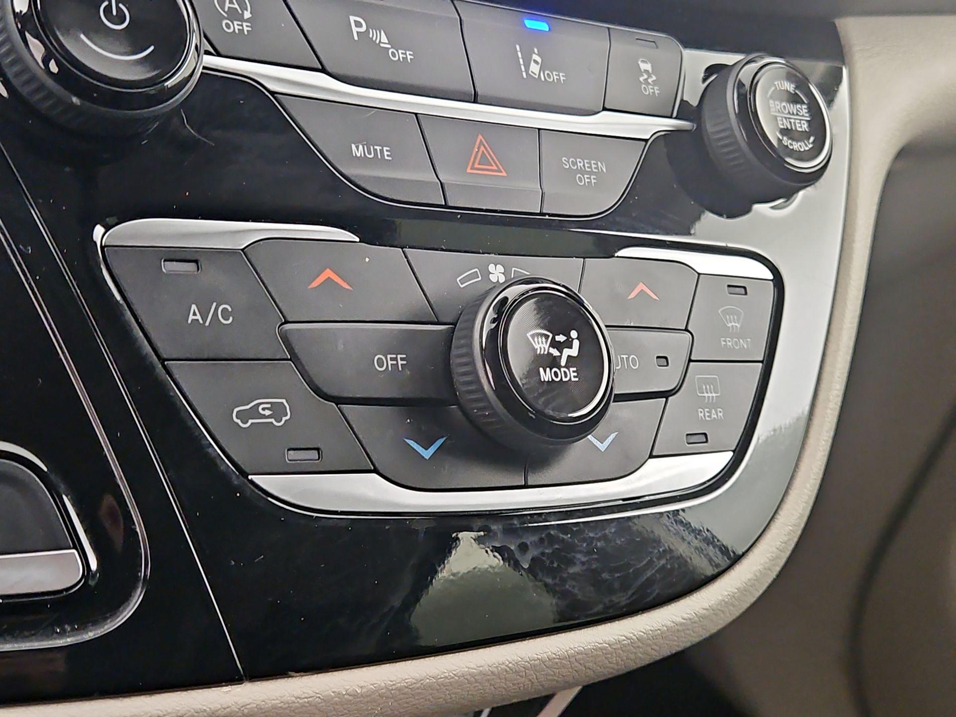 Thumbnail: 2024 Chrysler Pacifica - 16