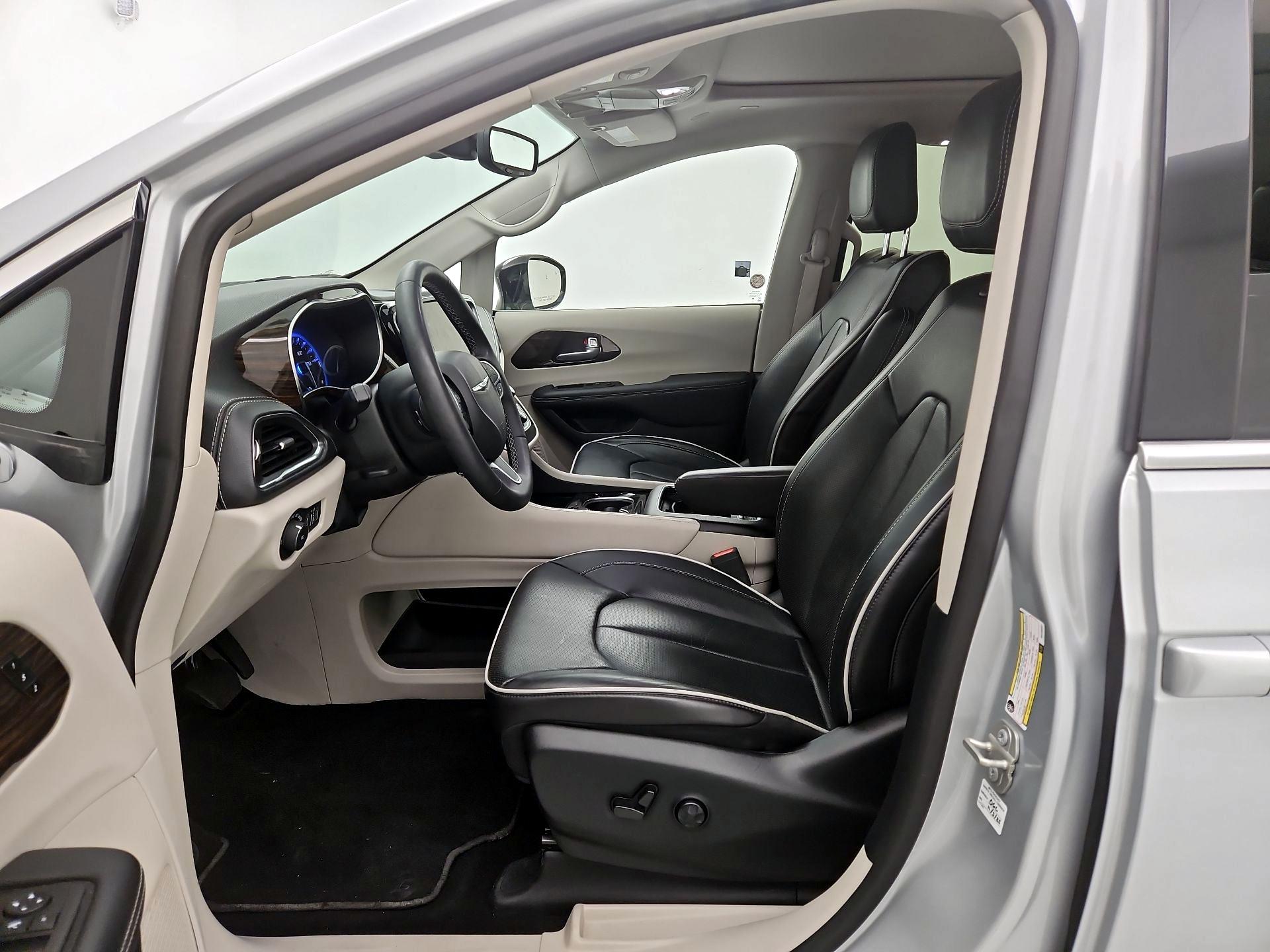 Thumbnail: 2024 Chrysler Pacifica - 11