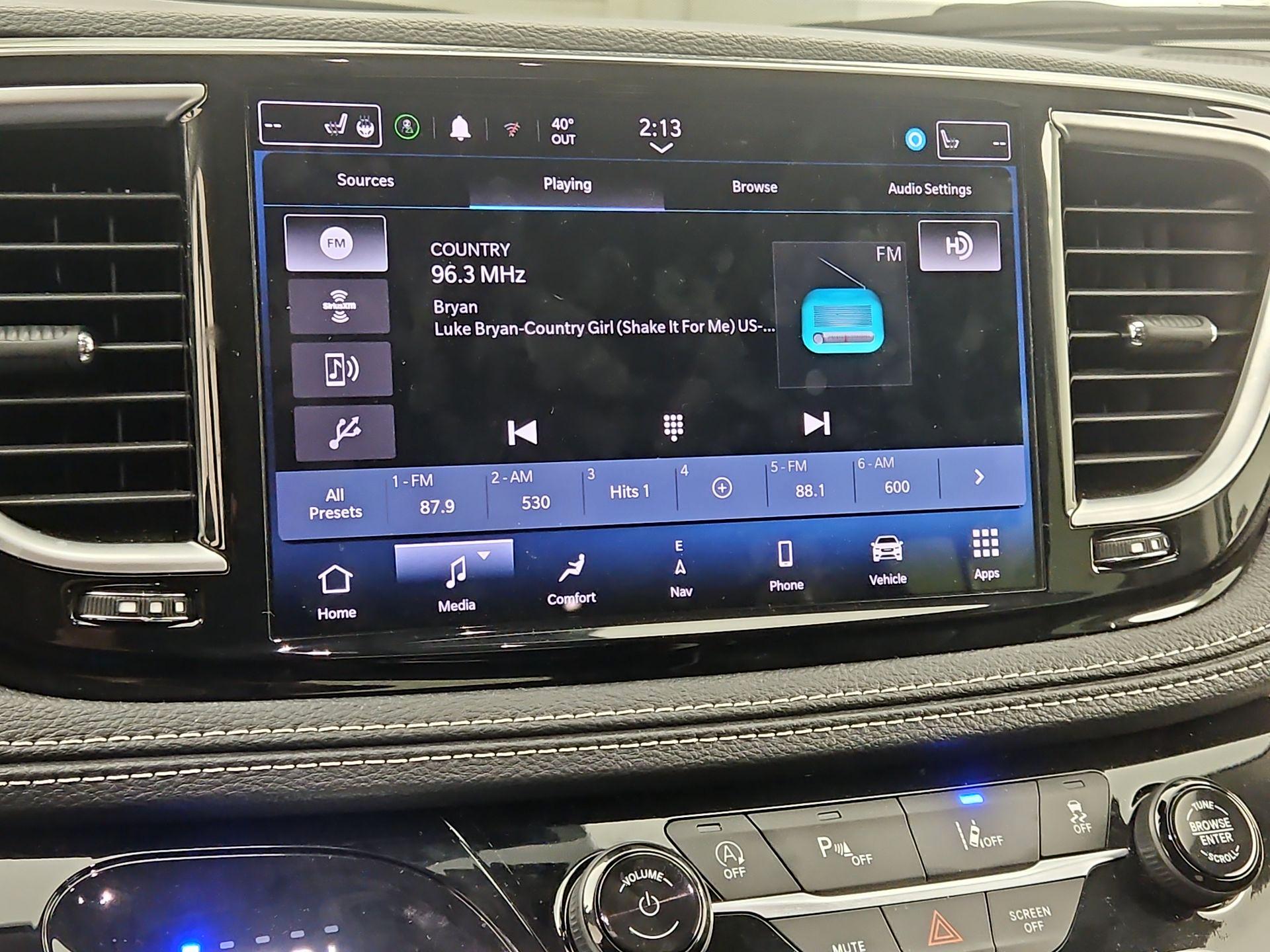 Thumbnail: 2024 Chrysler Pacifica - 16